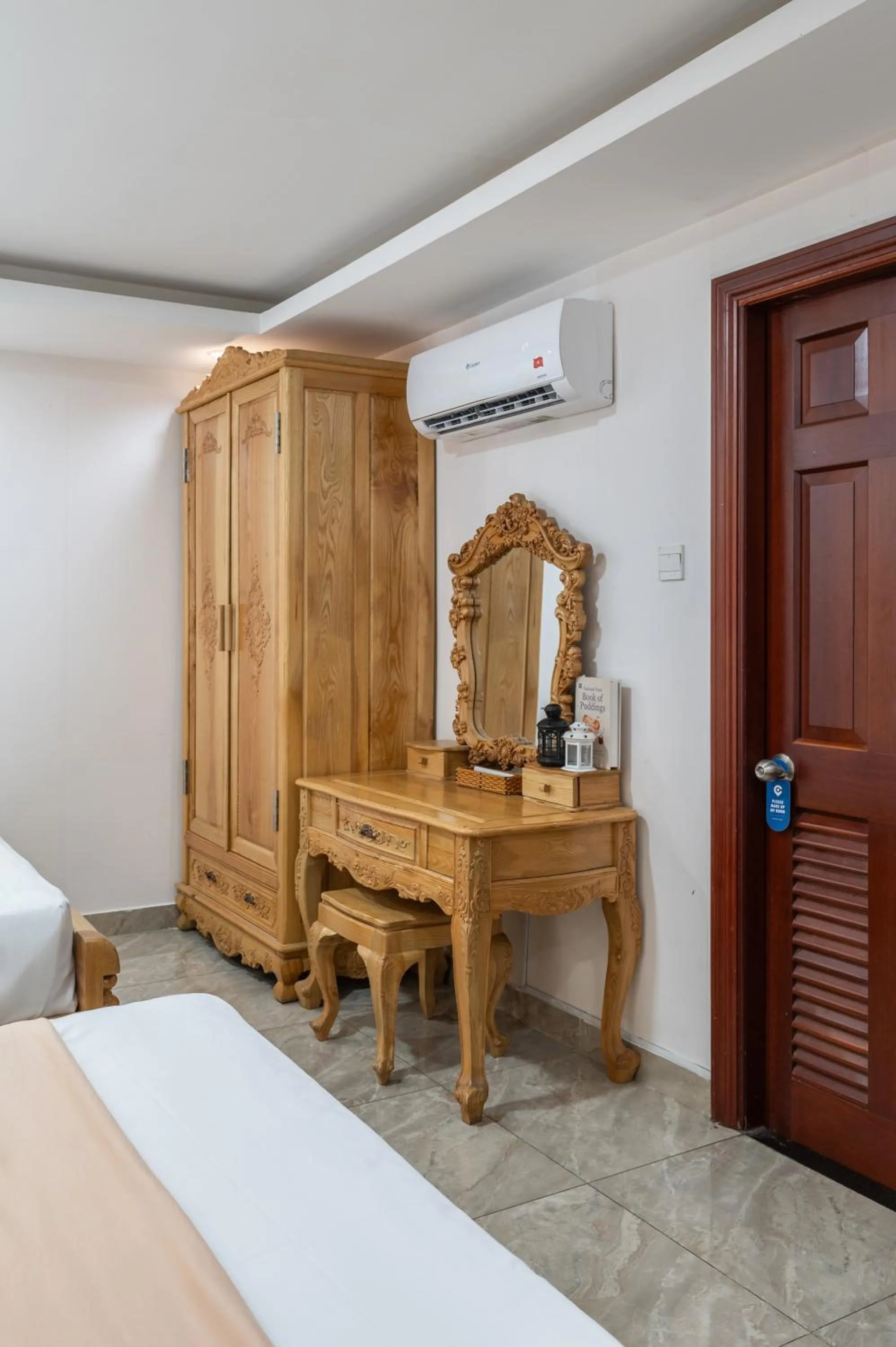 hair dresser, Bed in Cozrum - New Sun Hotel