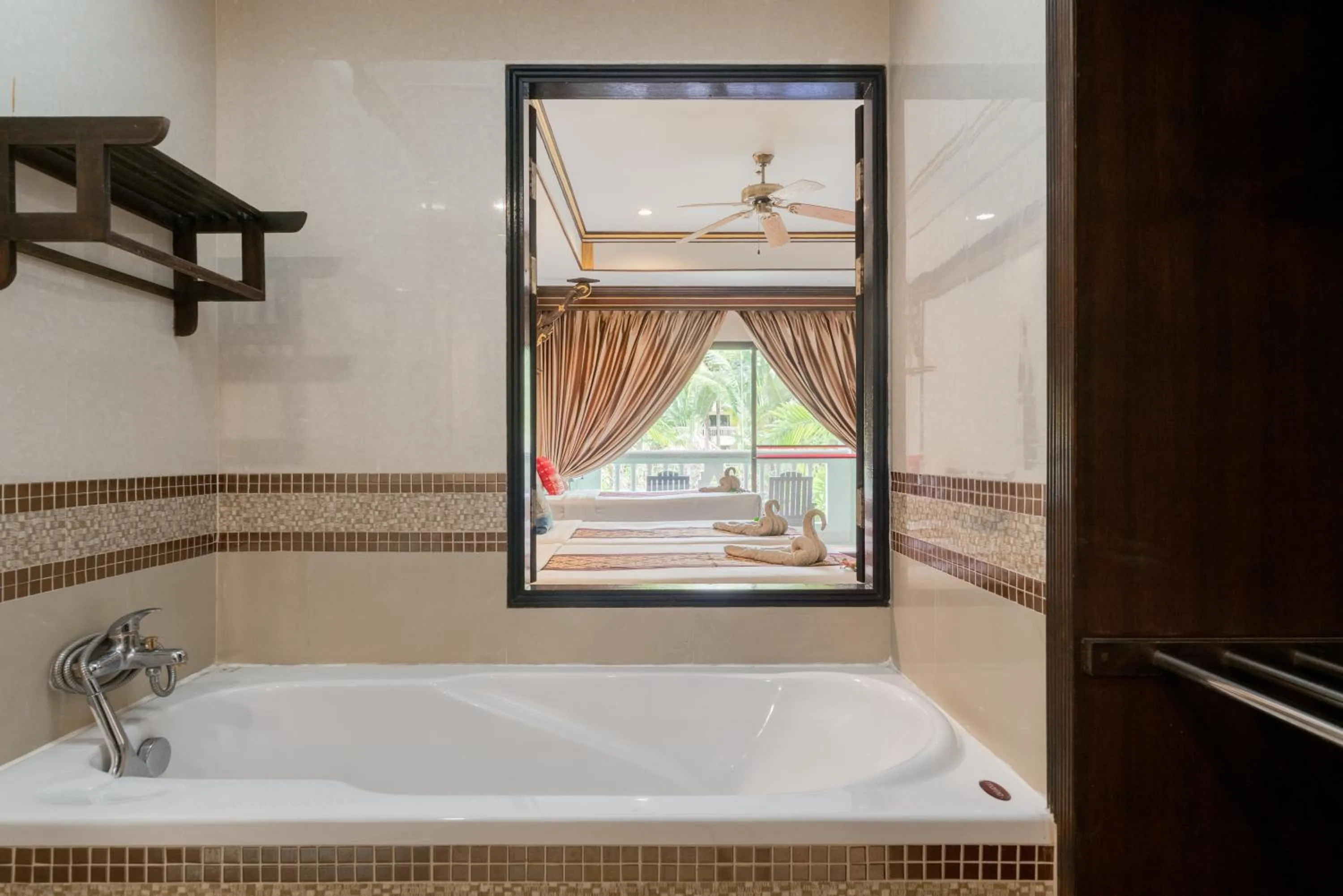 Le Ayodhaya Palace Krabi Beach Resort