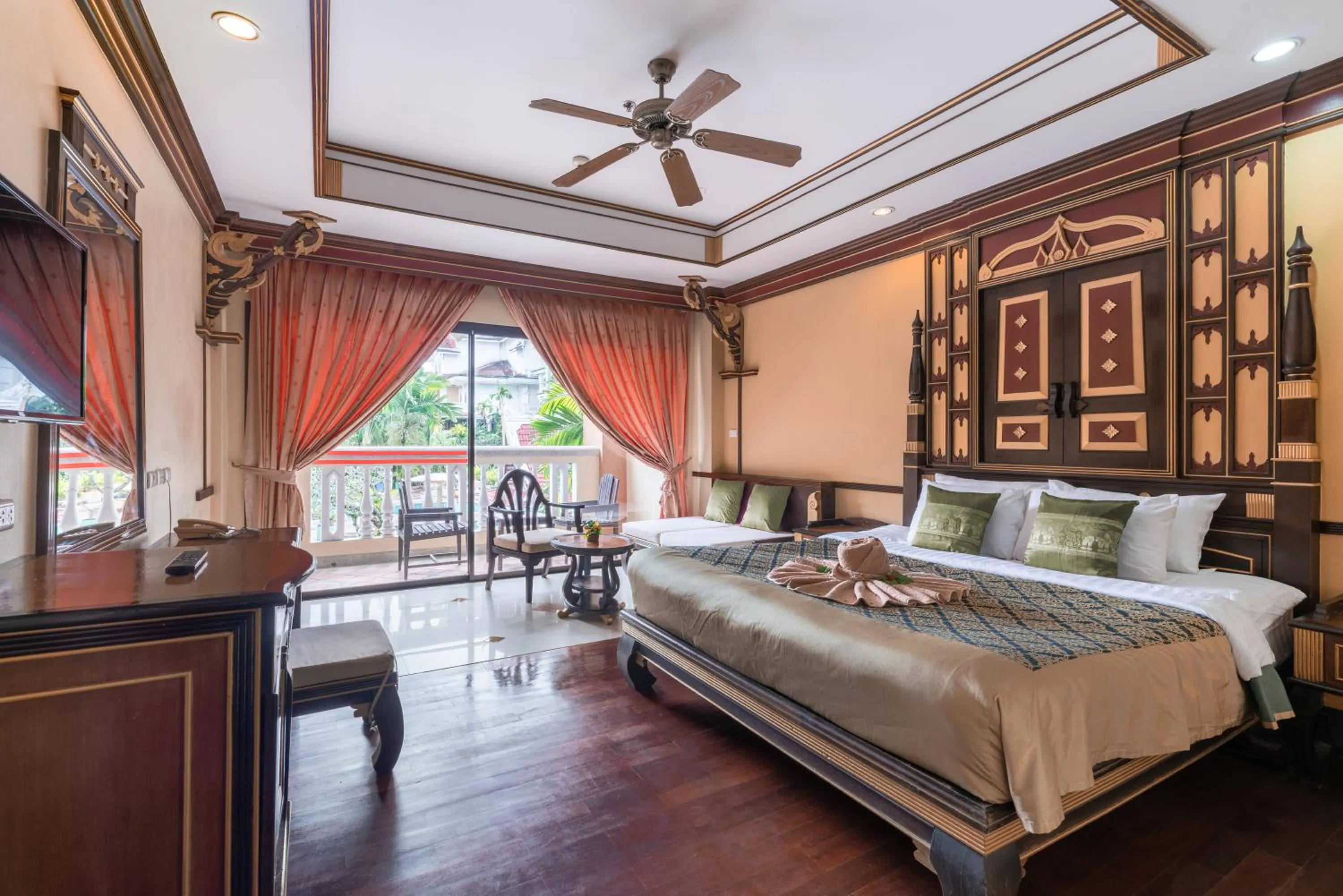 Deluxe Double Room in Le Ayodhaya Palace Krabi Beach Resort