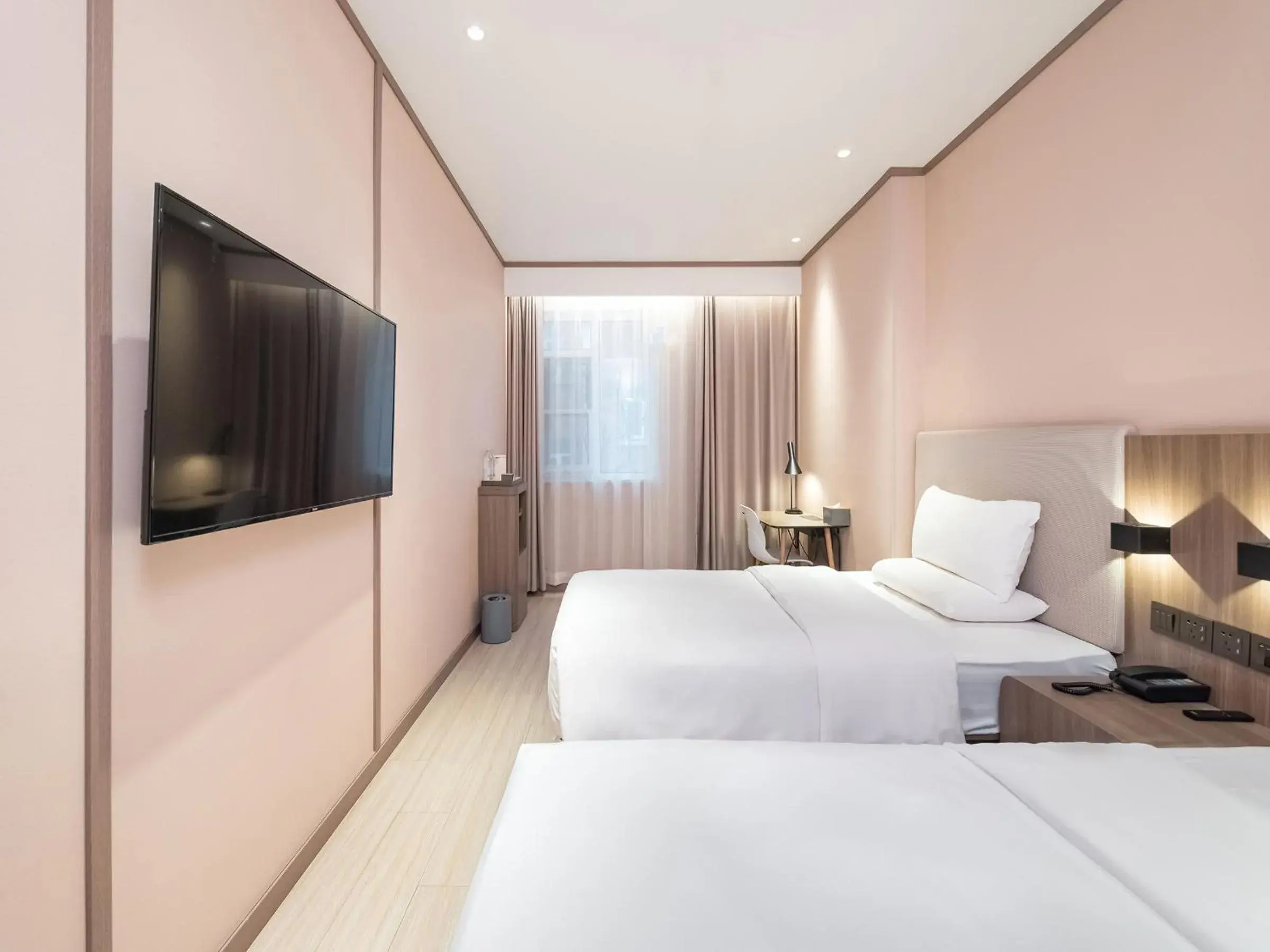 Photo of the whole room, Bed in Hanting Hotel Beijing Qianmen Street Photo of the whole room, Bed in Hanting Hotel Beijing Qianmen Street