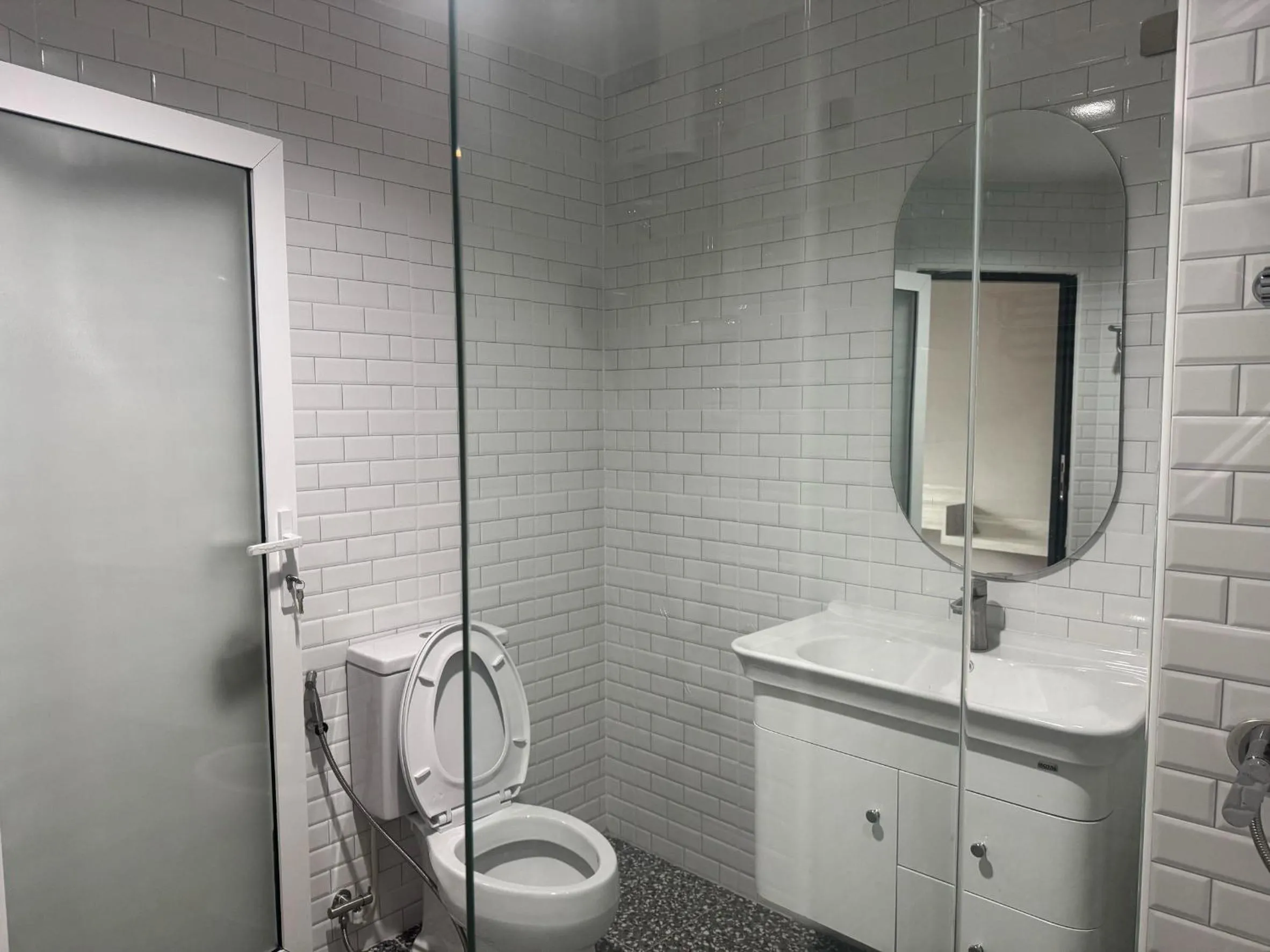 Luck Hotel Huai Khwang MRT Ratchada