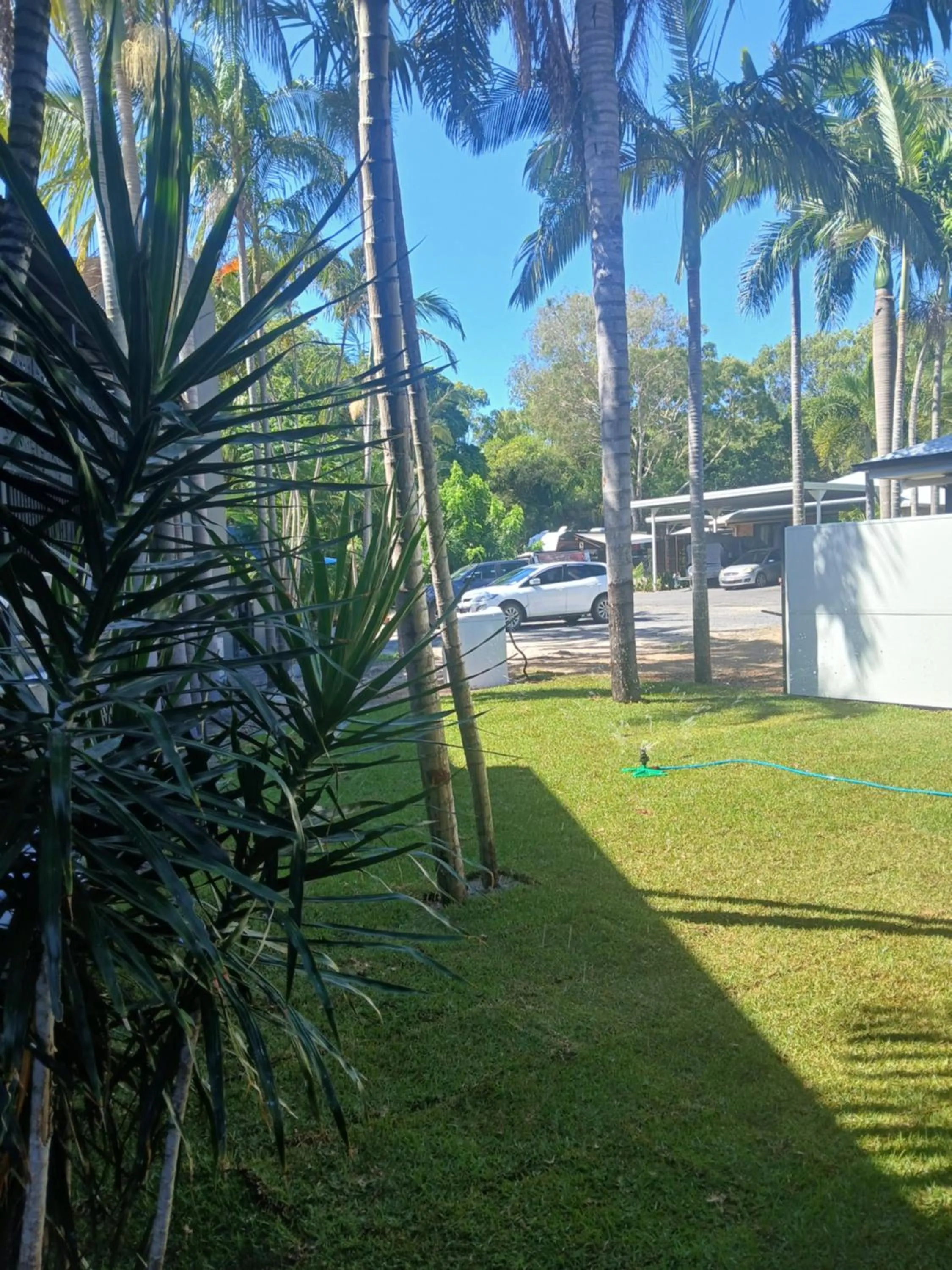 Property building in Agnes Palms Motel