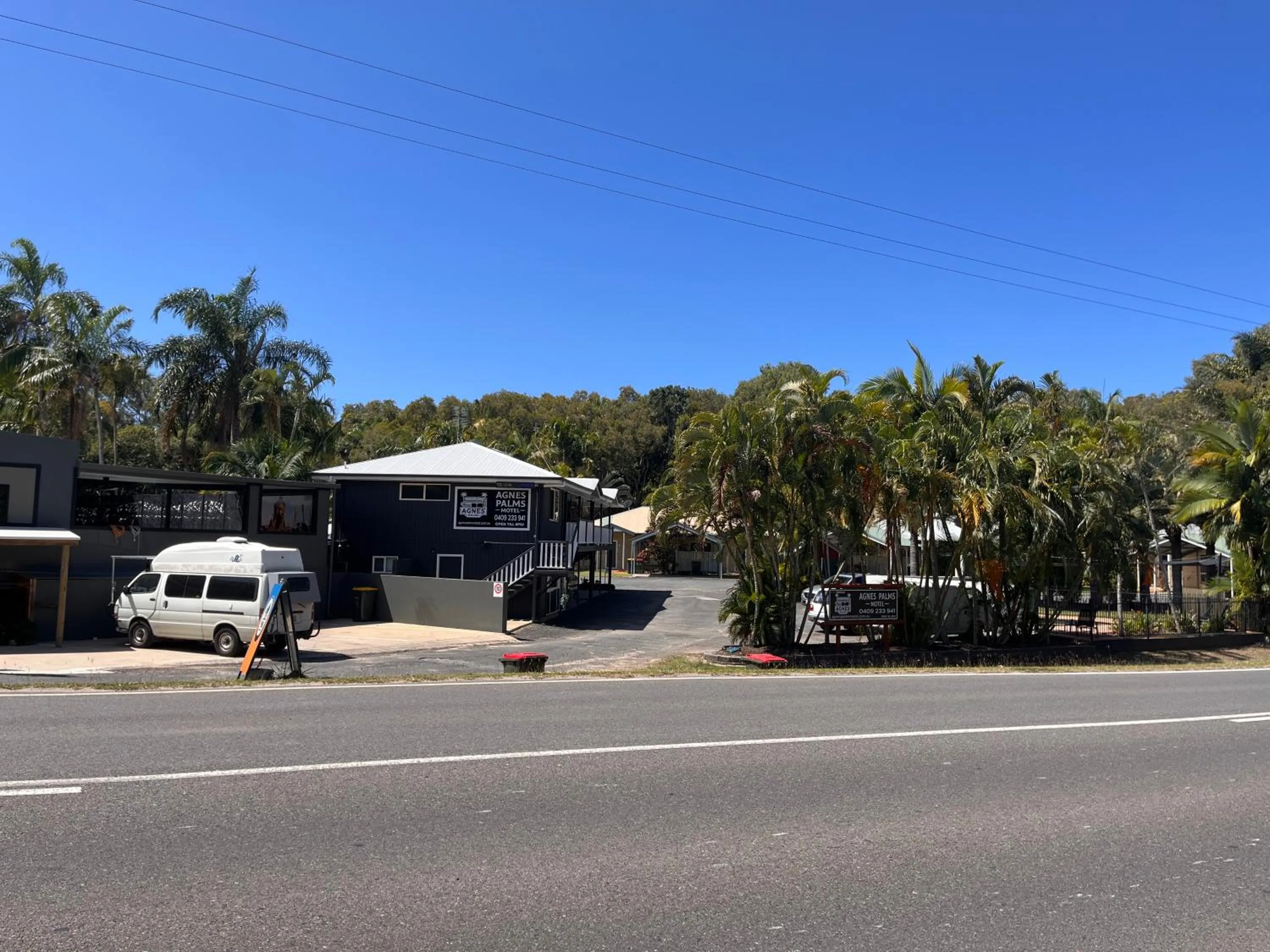 Property building in Agnes Palms Motel