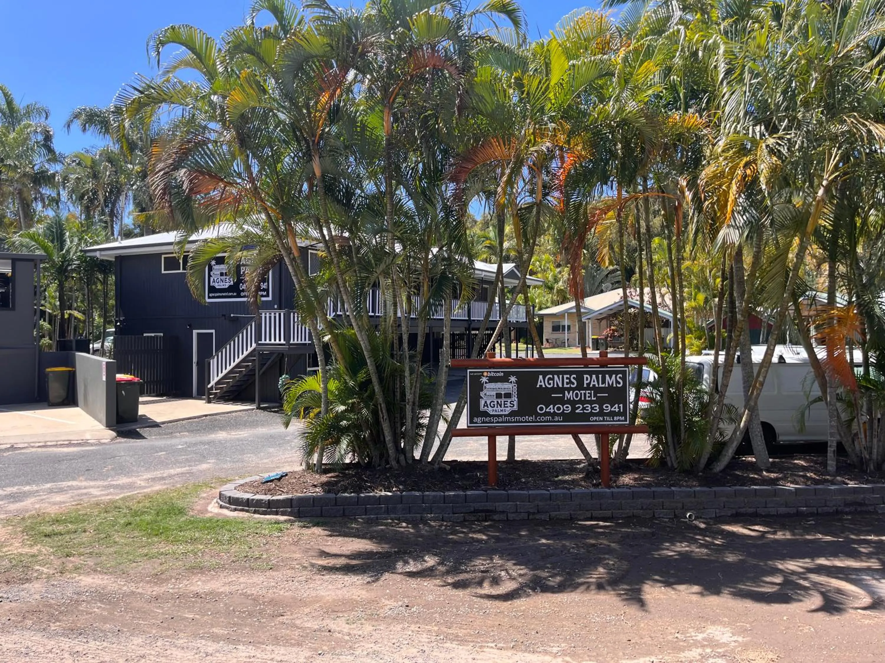 Agnes Palms Motel