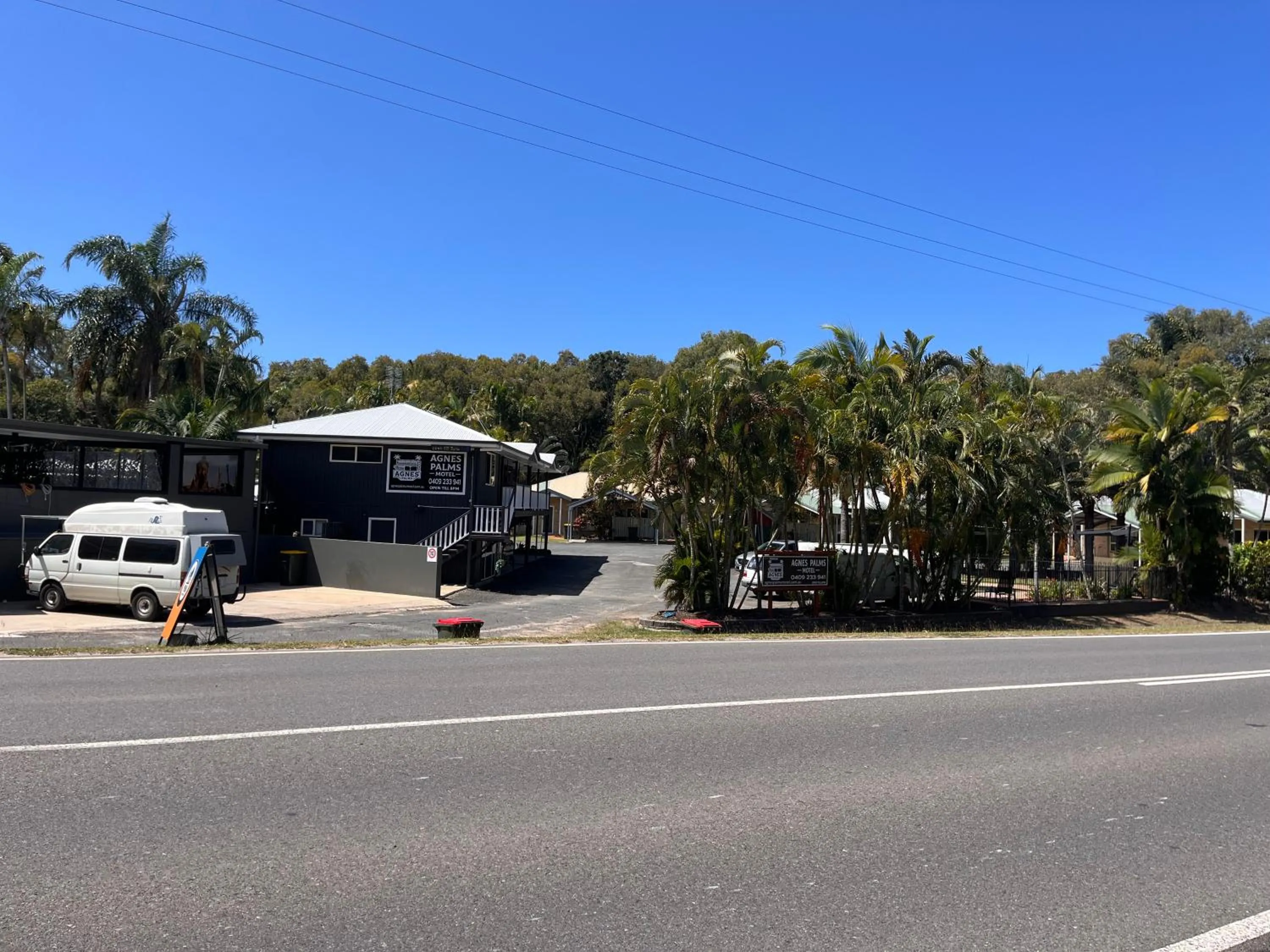 Property building in Agnes Palms Motel