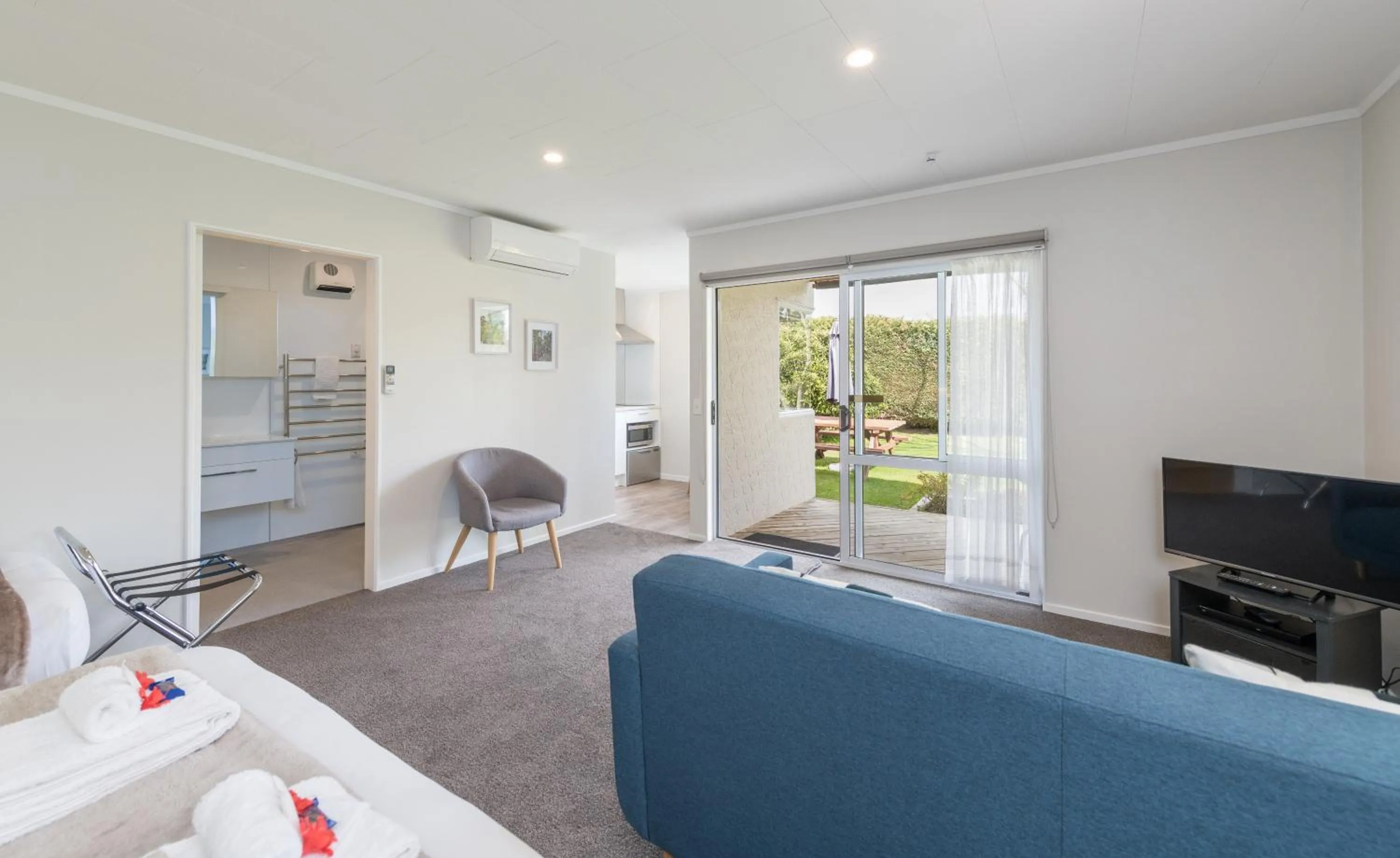 Living room in Abbey Court Motel