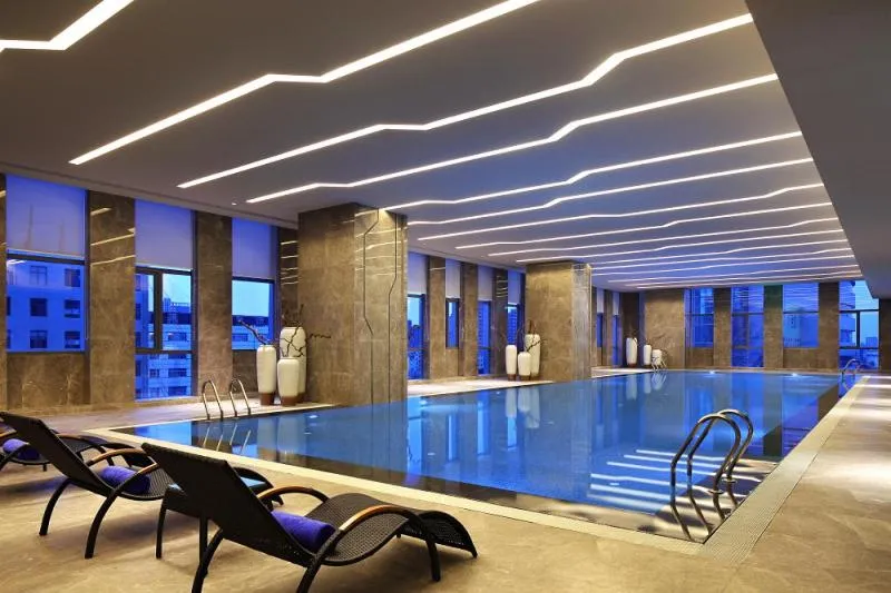 Swimming pool in Wanda Realm Hotel Dongying
