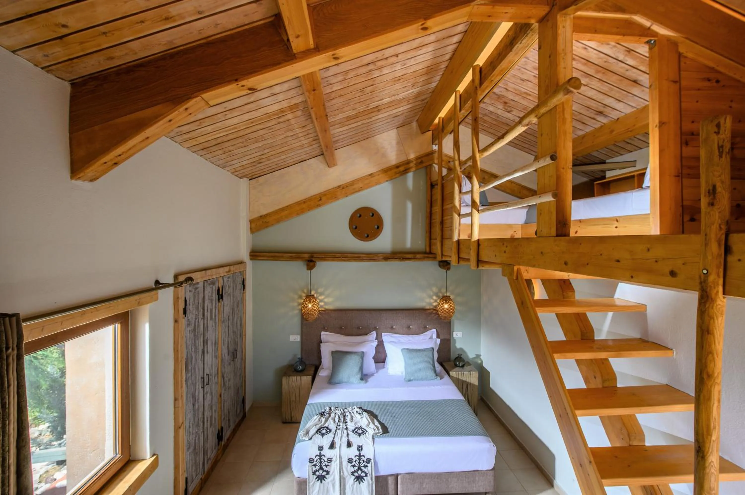 Bed in Country Hotel Velani