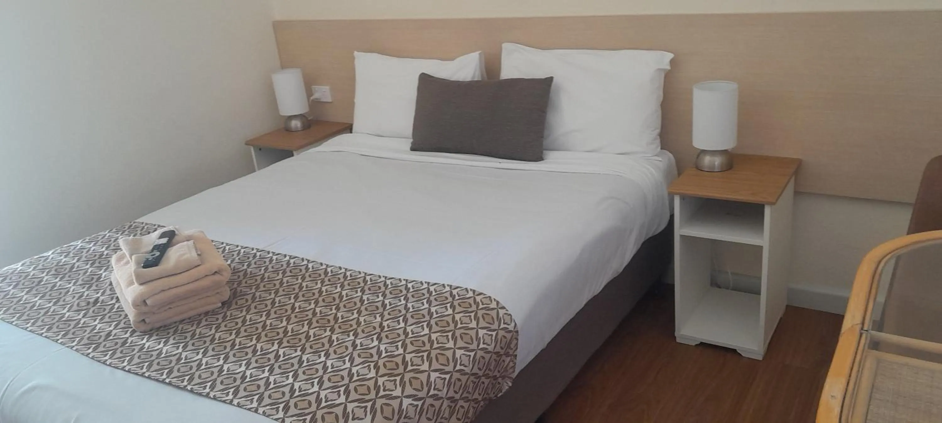 Bed in Twin City Motor Inn