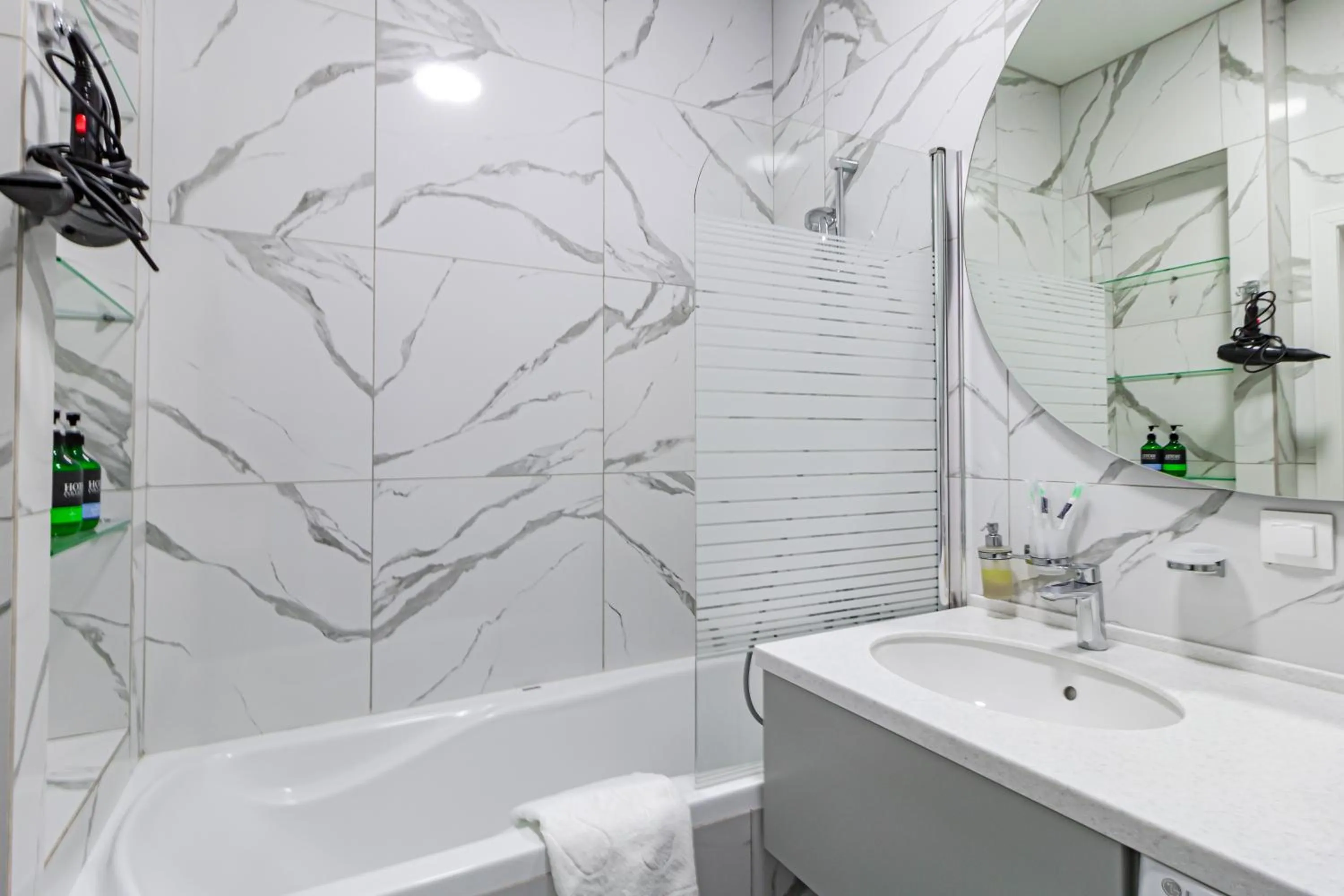 Shower in Alpamys Luxe Stay