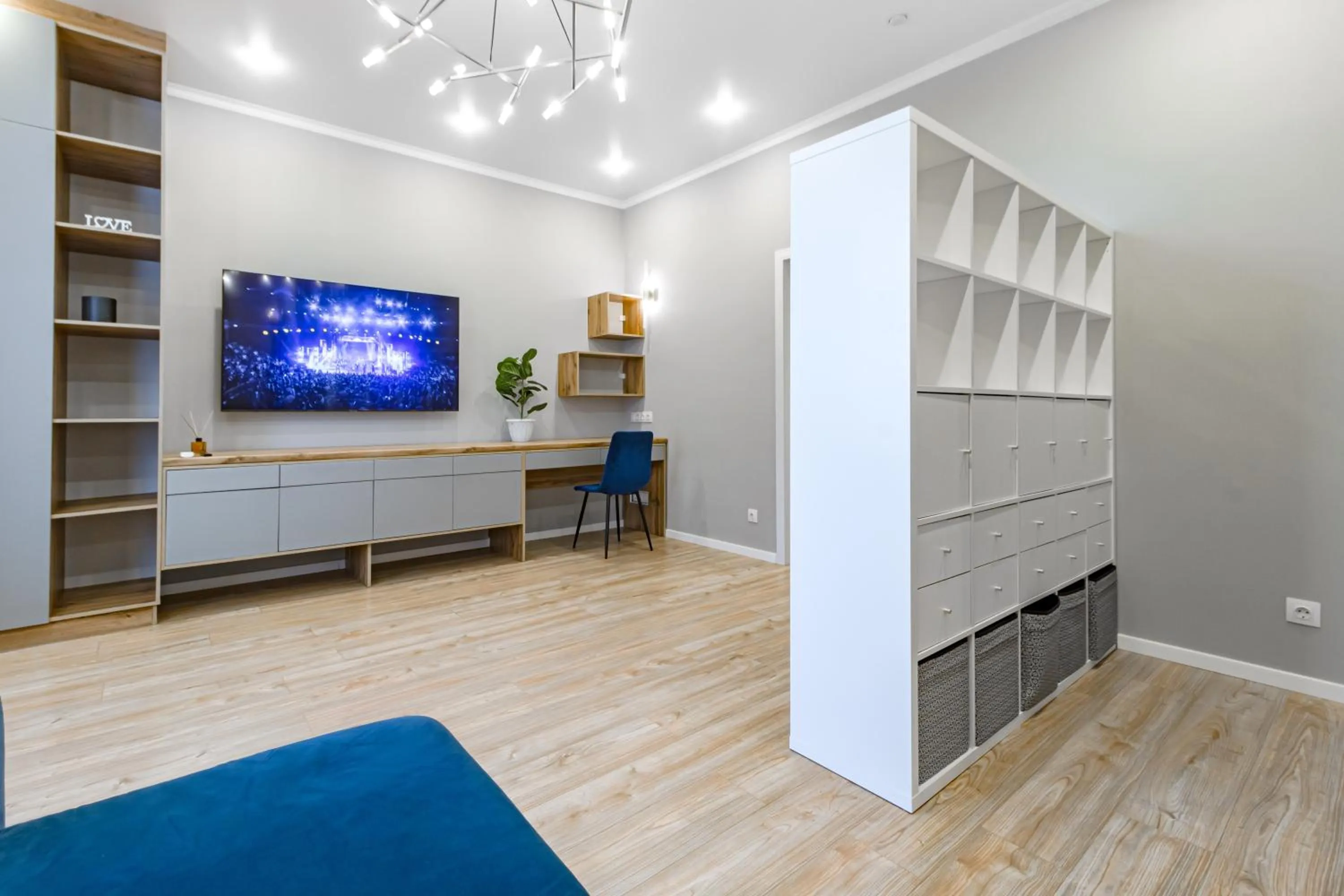 TV and multimedia in Alpamys Luxe Stay