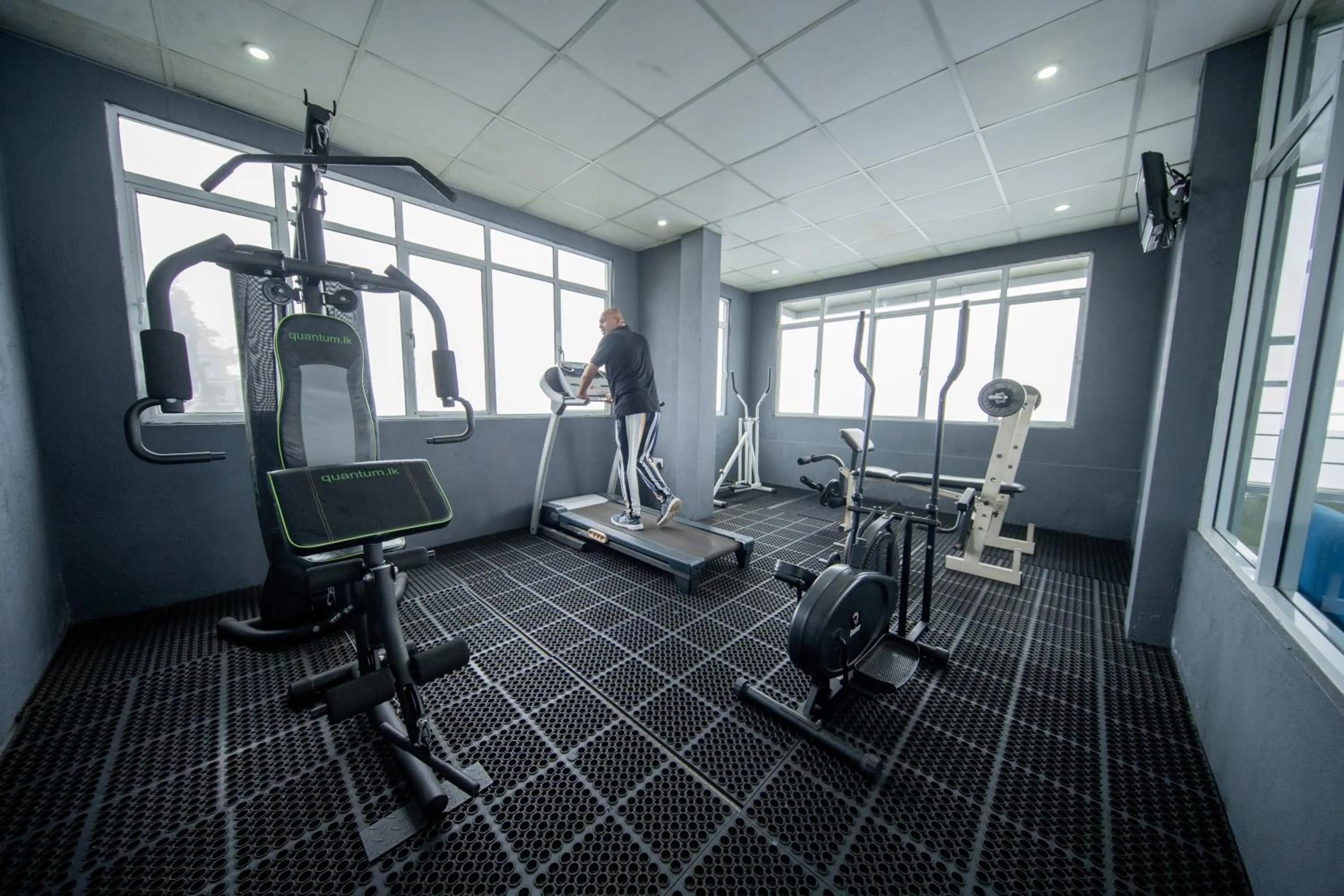 Fitness centre/facilities in Olympus Plaza Hotel