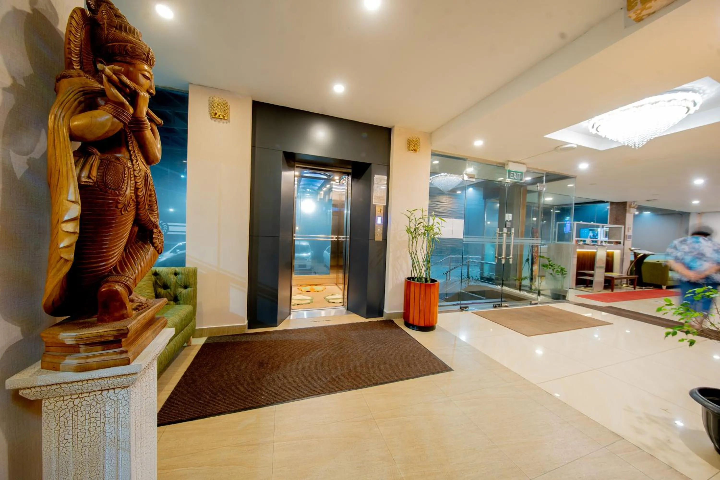 Facade/entrance in Olympus Plaza Hotel