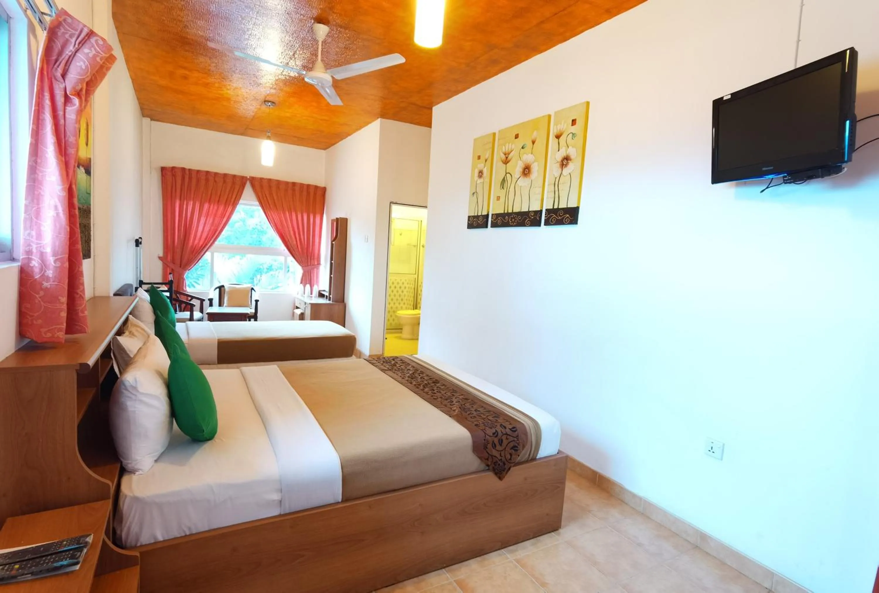 Bedroom, Bed in Olympus Plaza Hotel