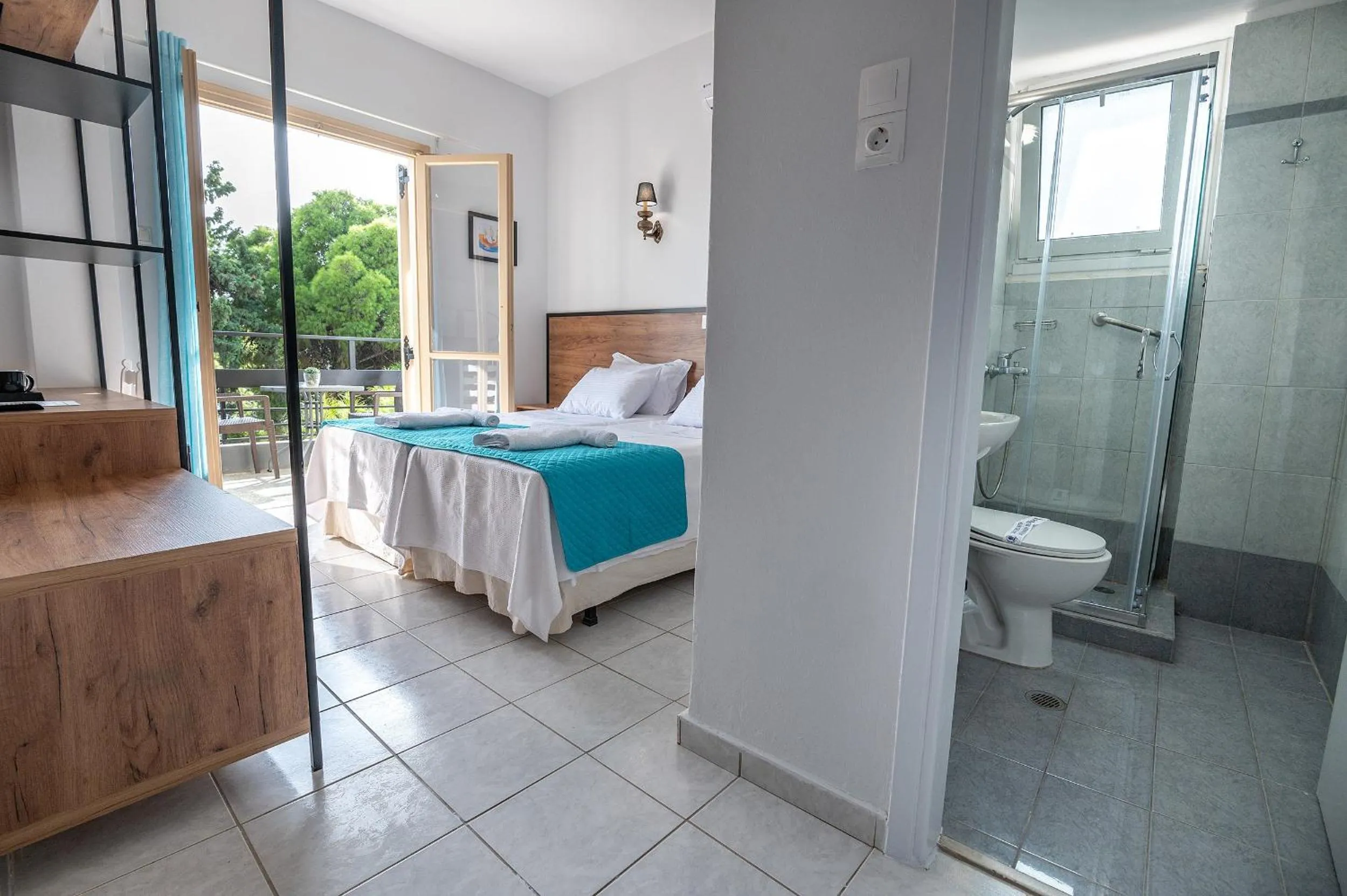 Photo of the whole room in Genesis Hotel