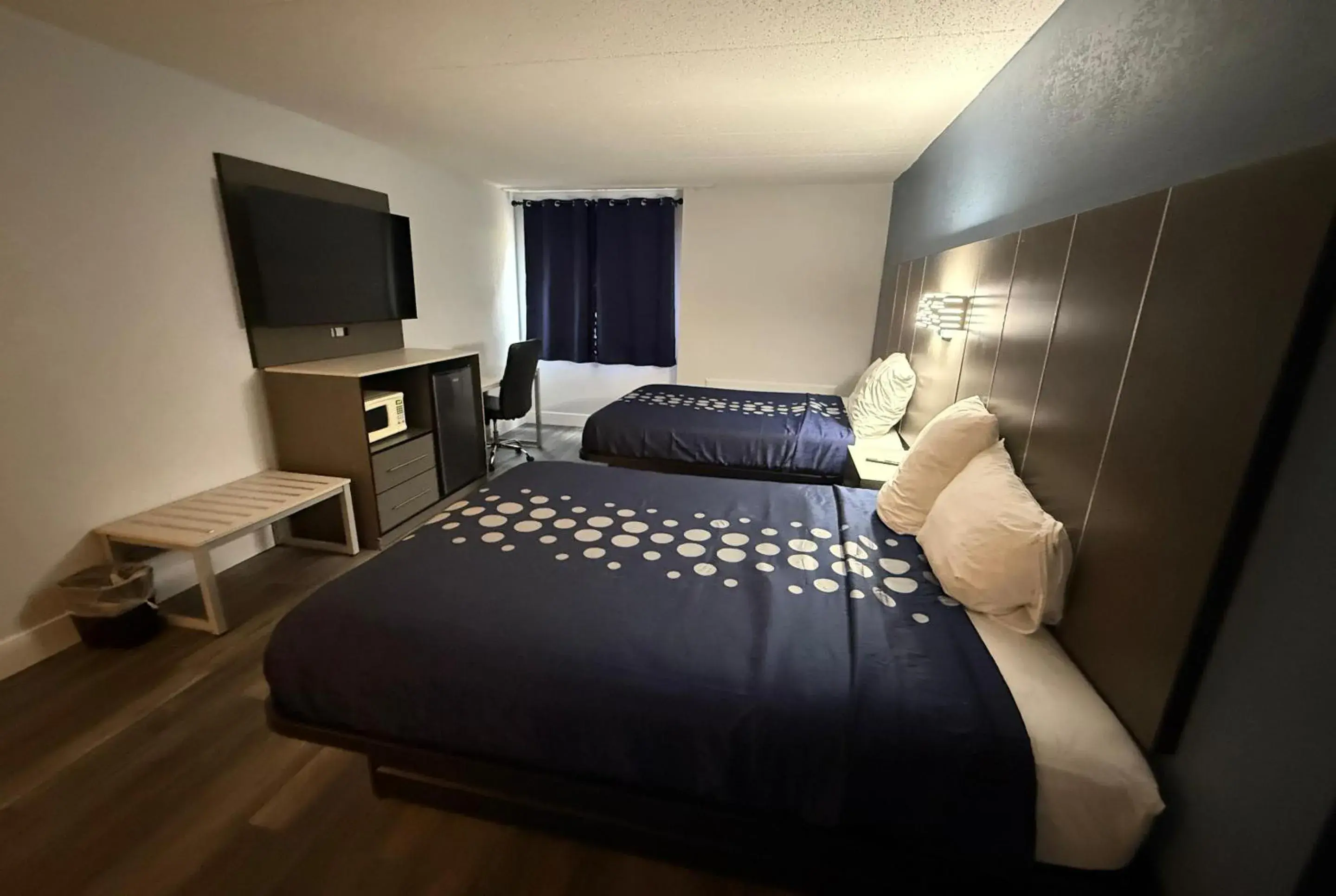 Standard Double Room in Coratel Inn and Suites By Jasper Lacrosse Standard Double Room in Coratel Inn and Suites By Jasper Lacrosse