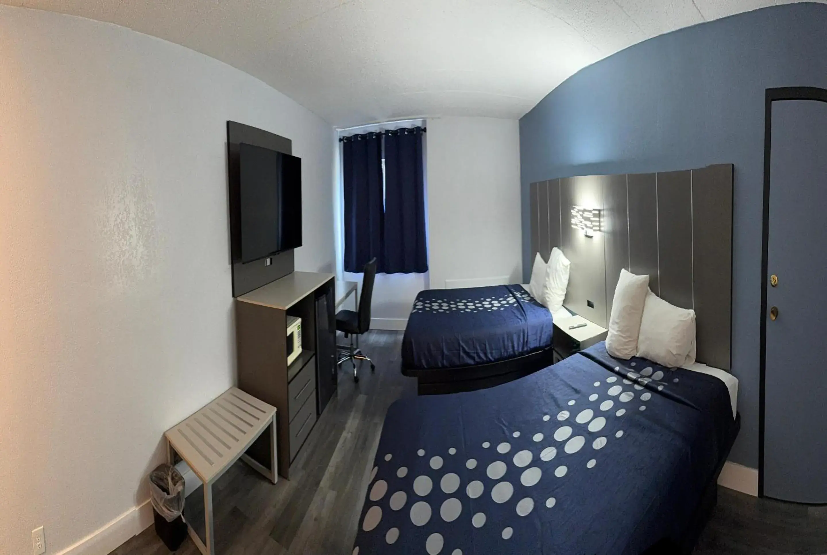 Standard Queen Room in Coratel Inn and Suites By Jasper Lacrosse Standard Queen Room in Coratel Inn and Suites By Jasper Lacrosse