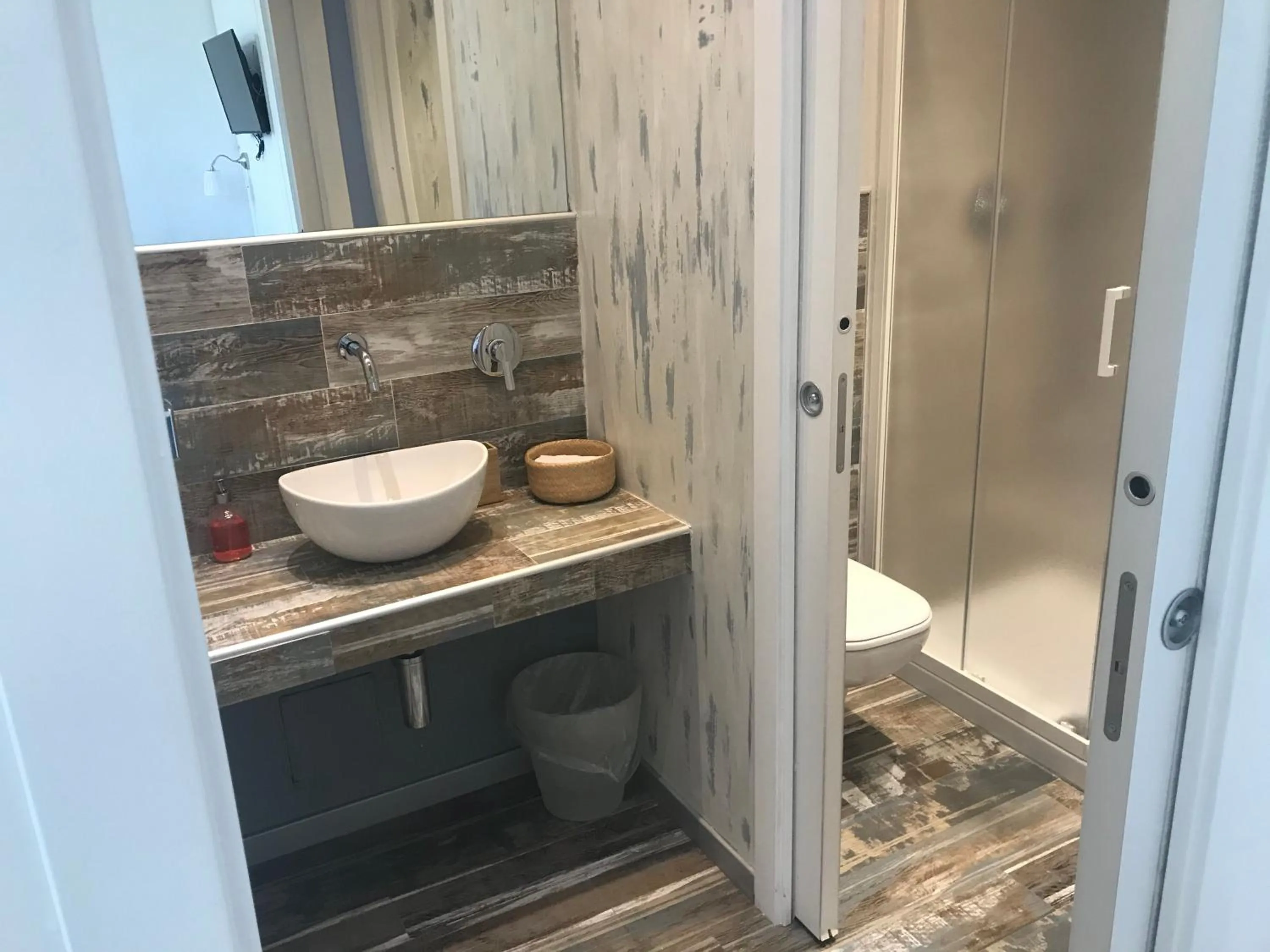 Bathroom in La Terrazza Di Arturo Guest House