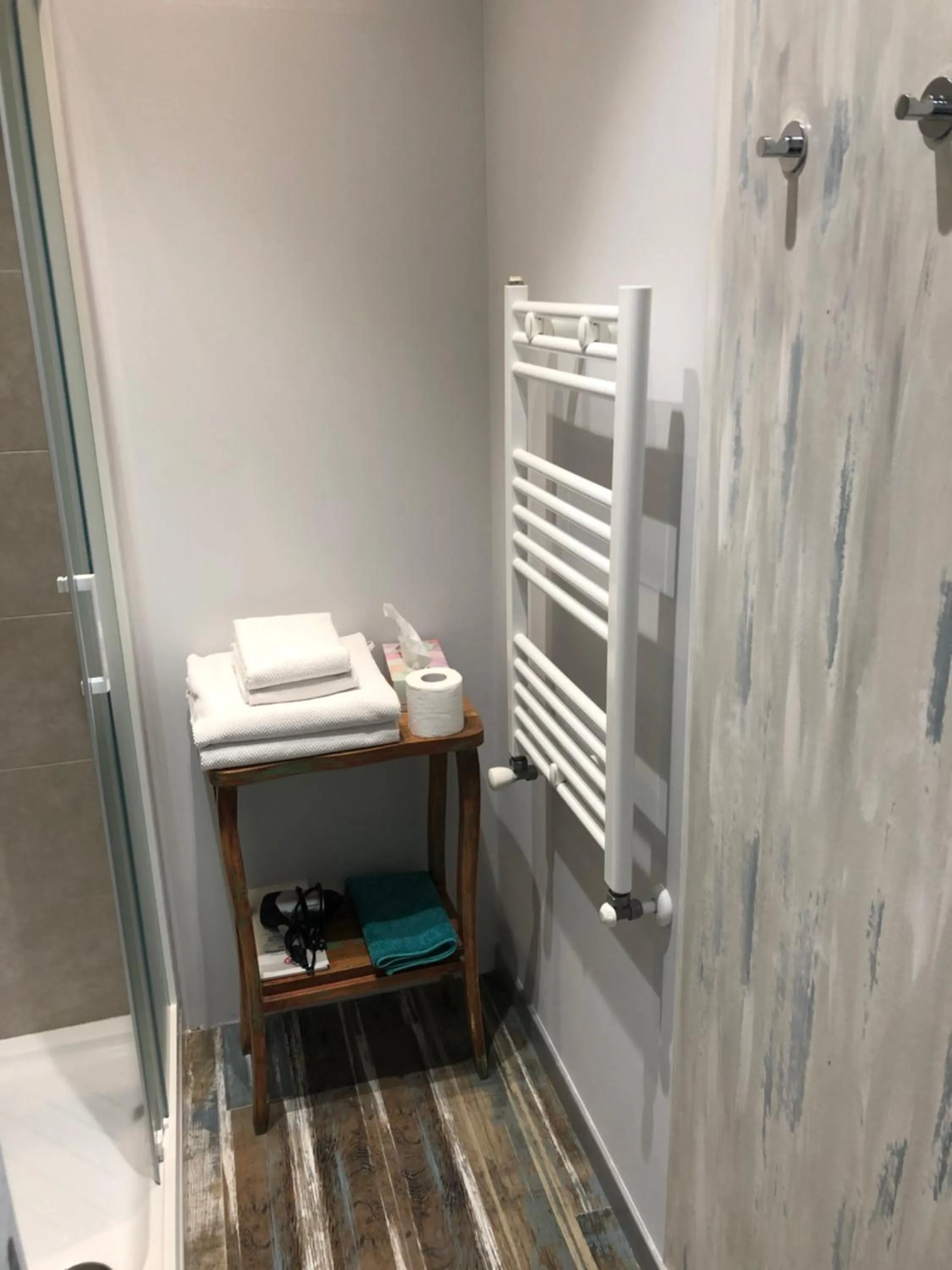 Shower in La Terrazza Di Arturo Guest House