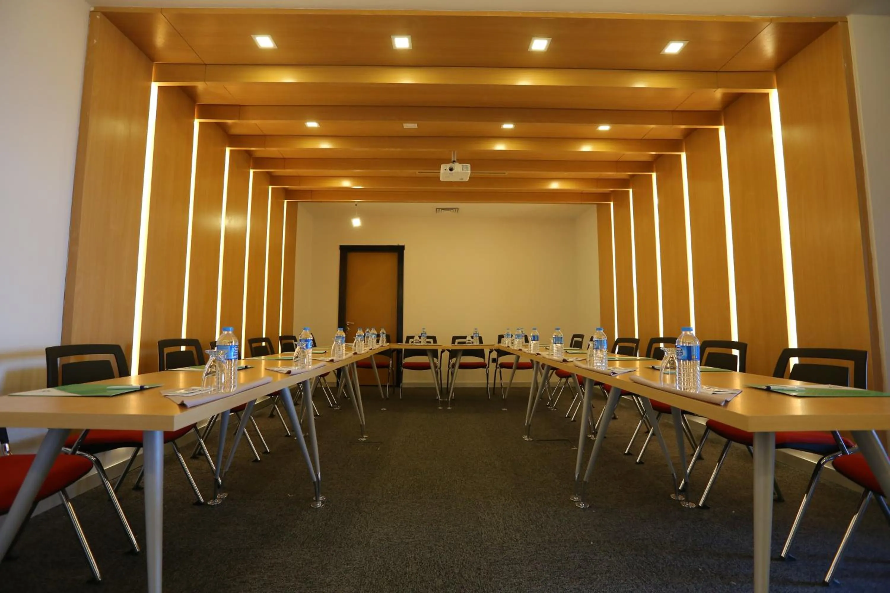 Meeting/conference room in Alesha Suite Otel