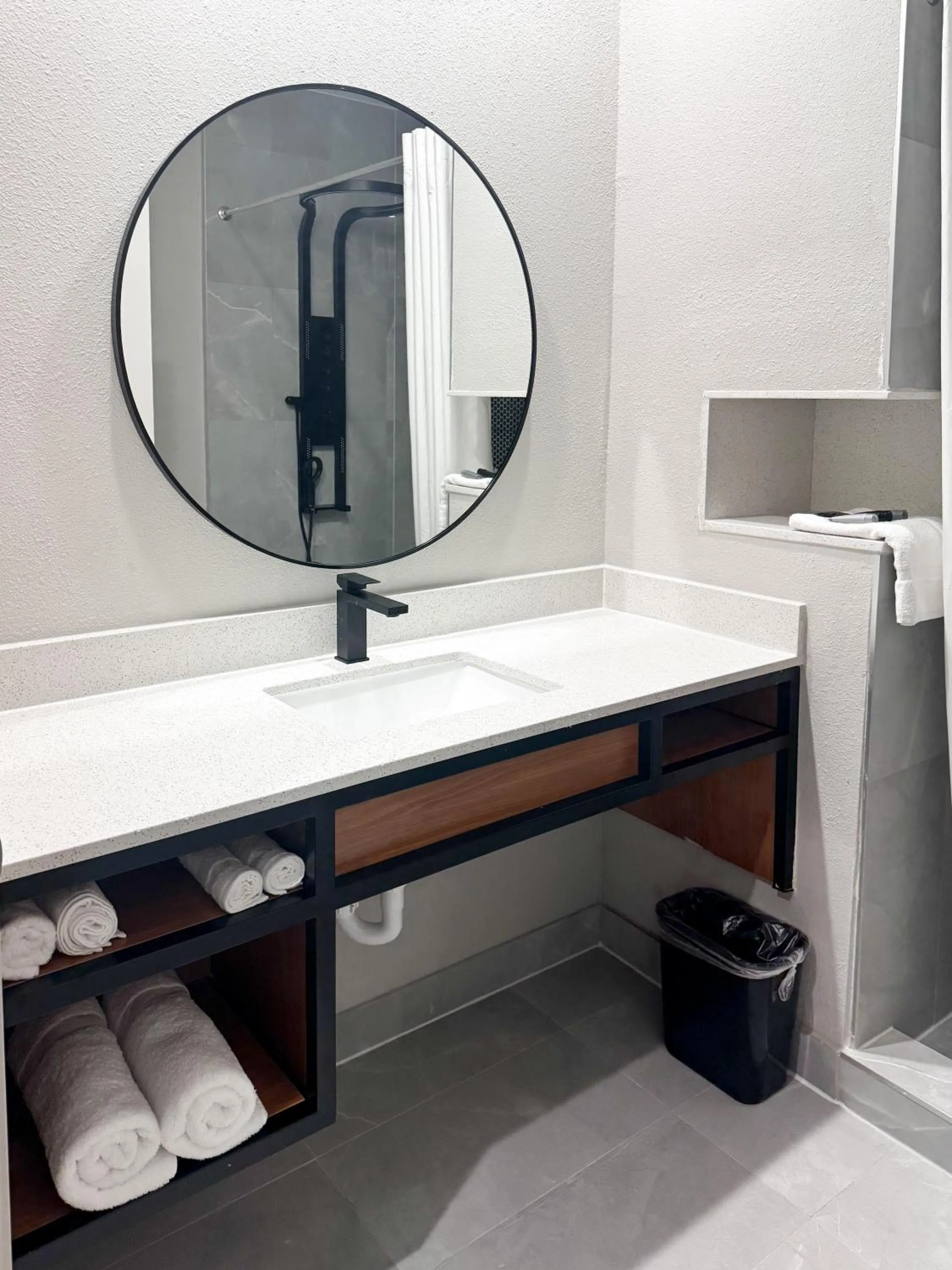 Bathroom in Crystal Inn - NorthWest - 290