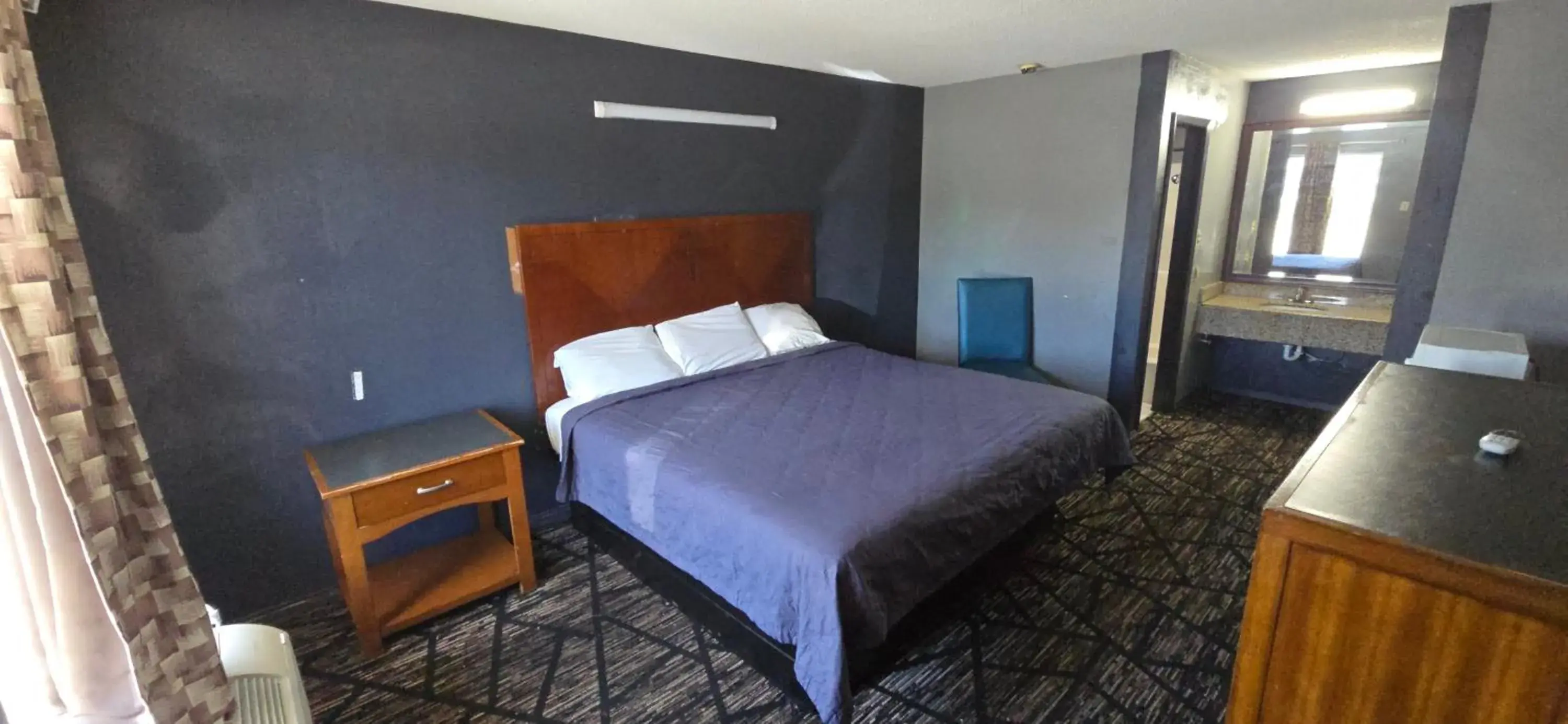 Standard Single Room - single occupancy in C Town Inn And Suites Standard Single Room - single occupancy in C Town Inn And Suites