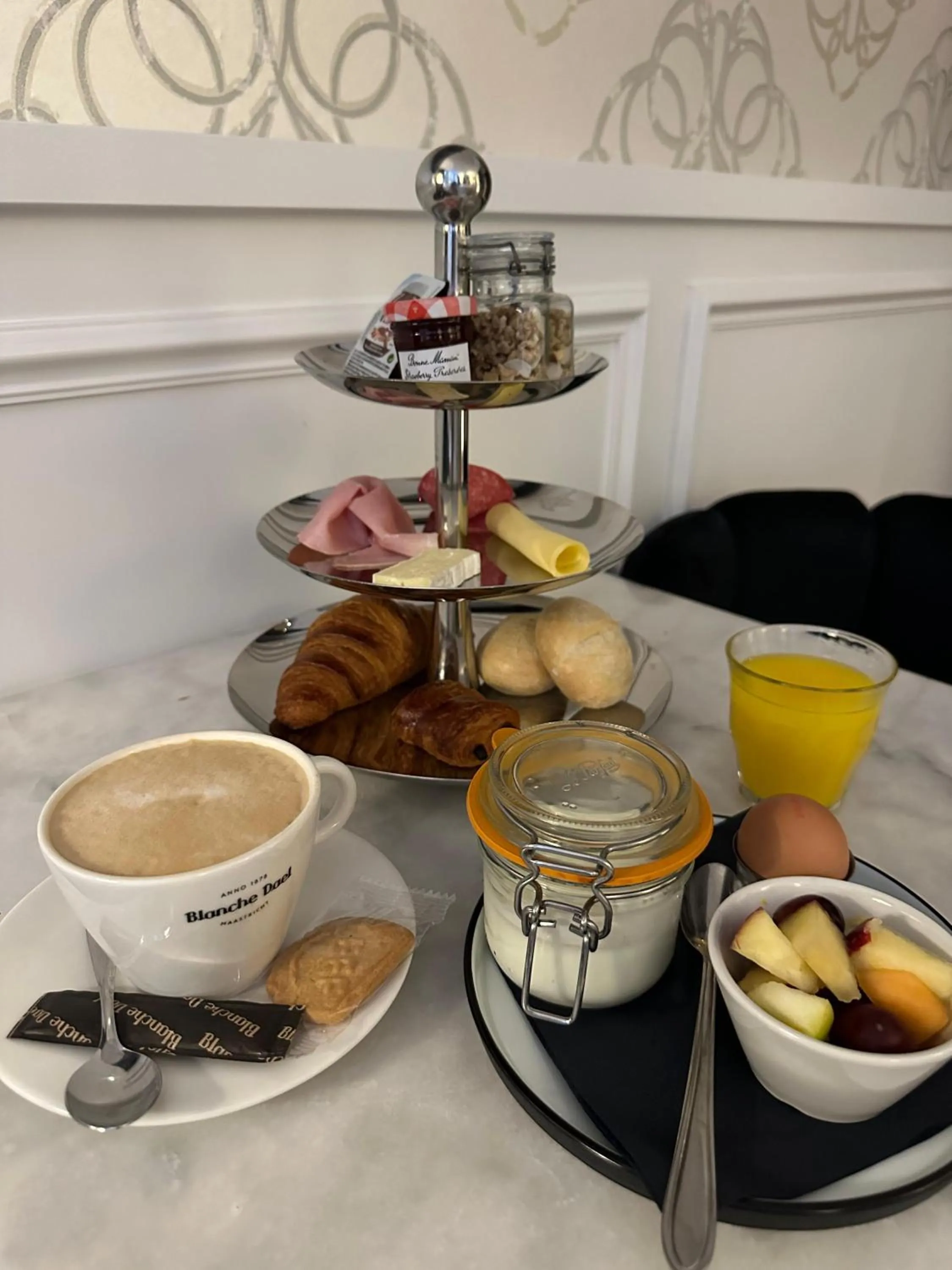 Breakfast in Le Theatre