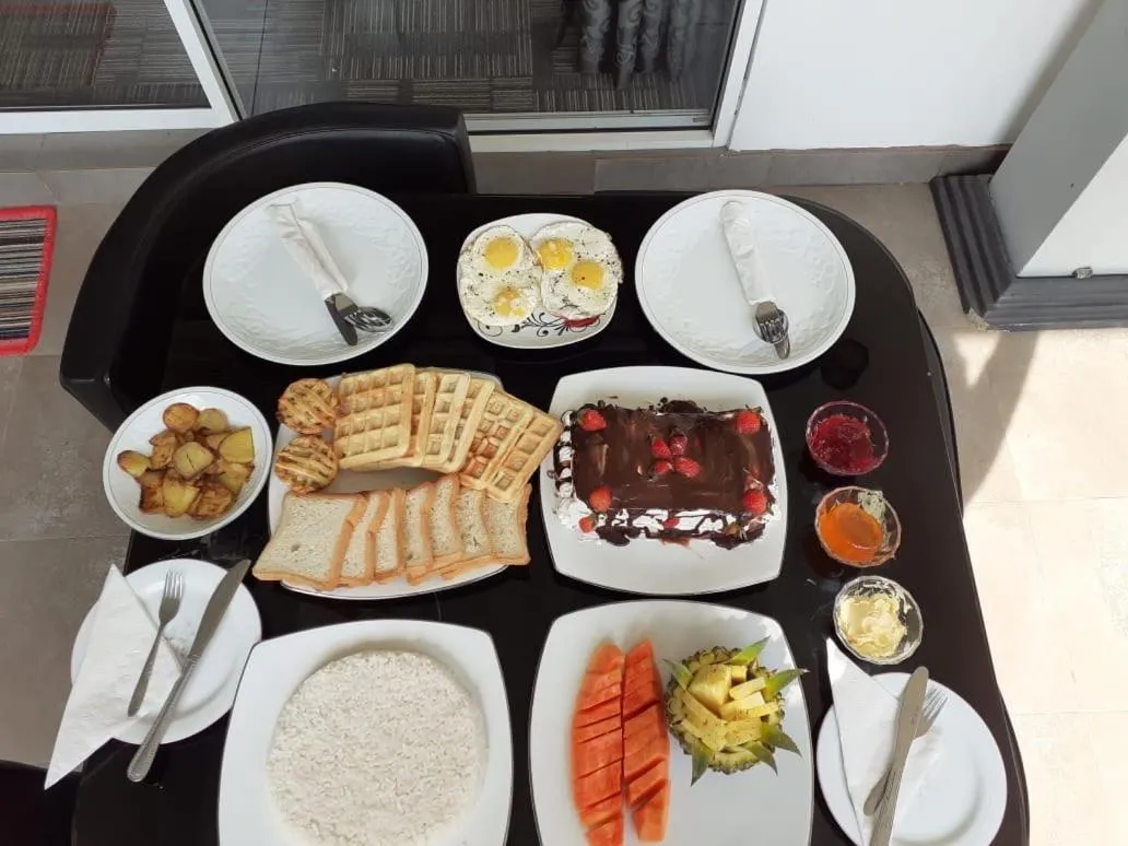 Breakfast in Ella Rock Land