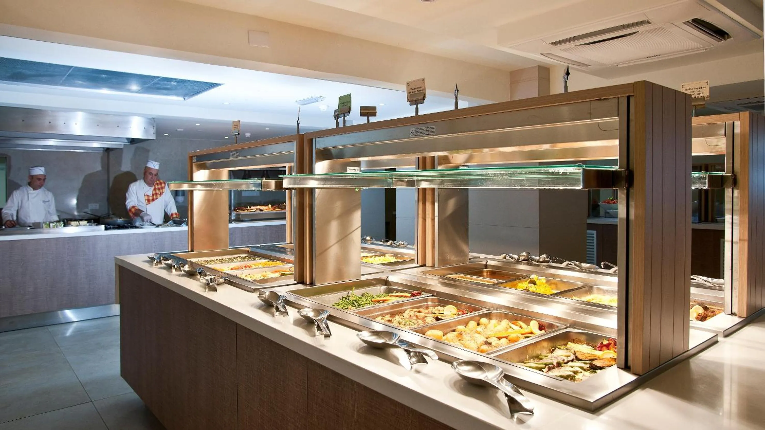 Restaurant/places to eat in Pernera Beach Hotel