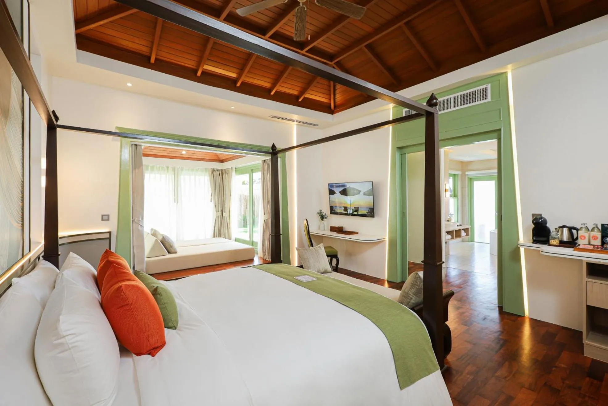 Bedroom, Bed in La Solaya Khao Lak