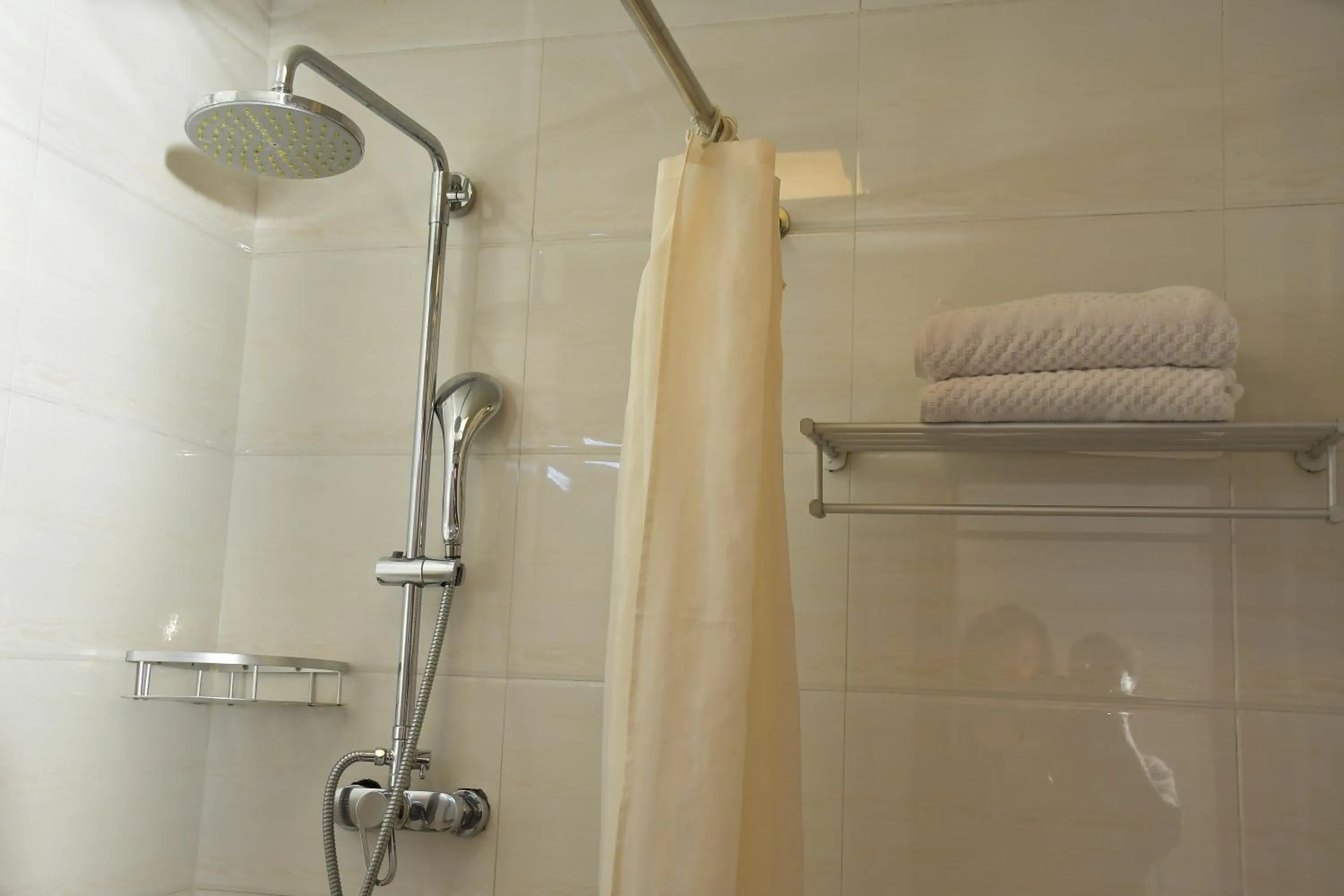 Shower in Sun View Hotel