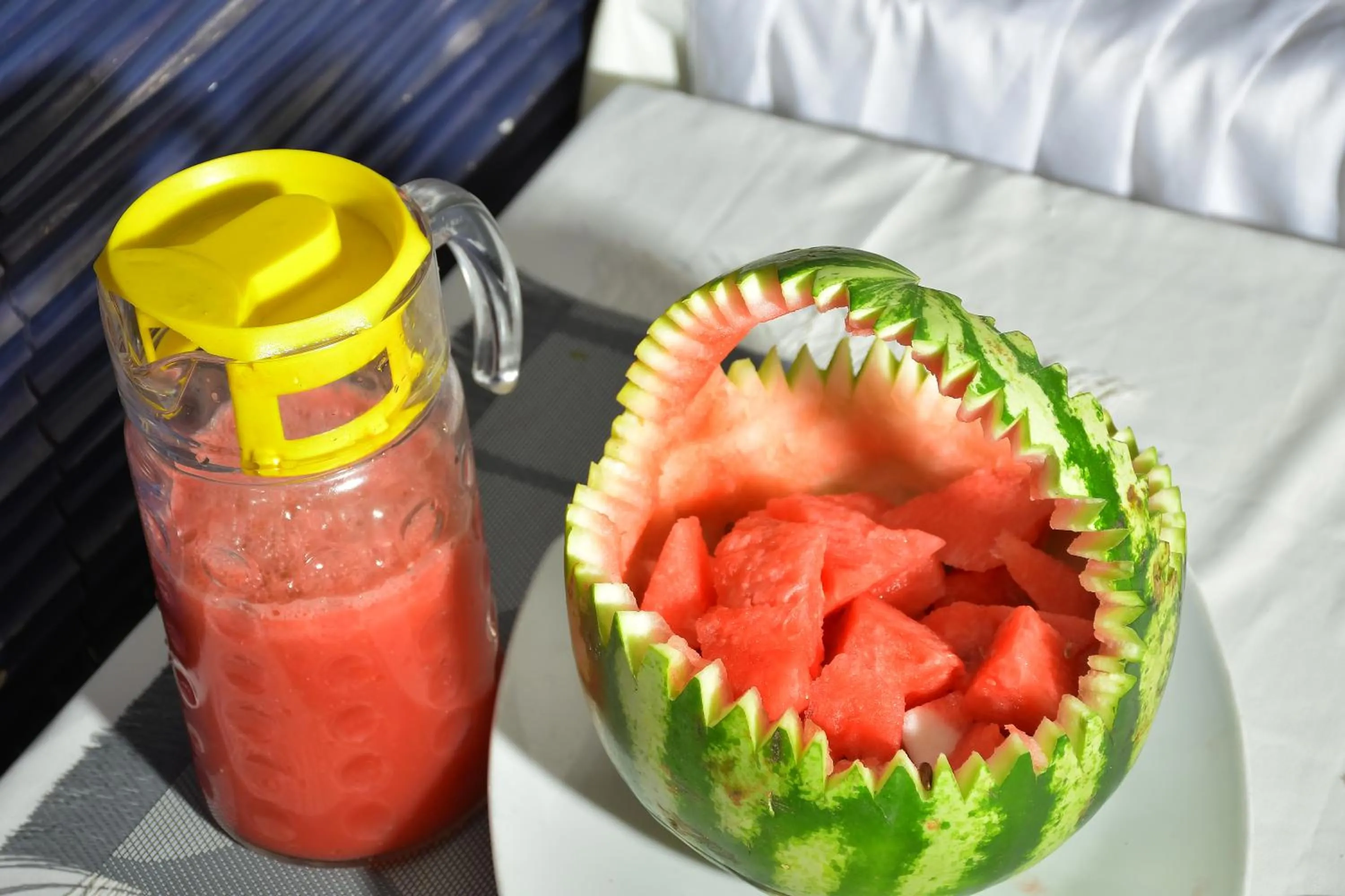 Food and drinks in Sun View Hotel