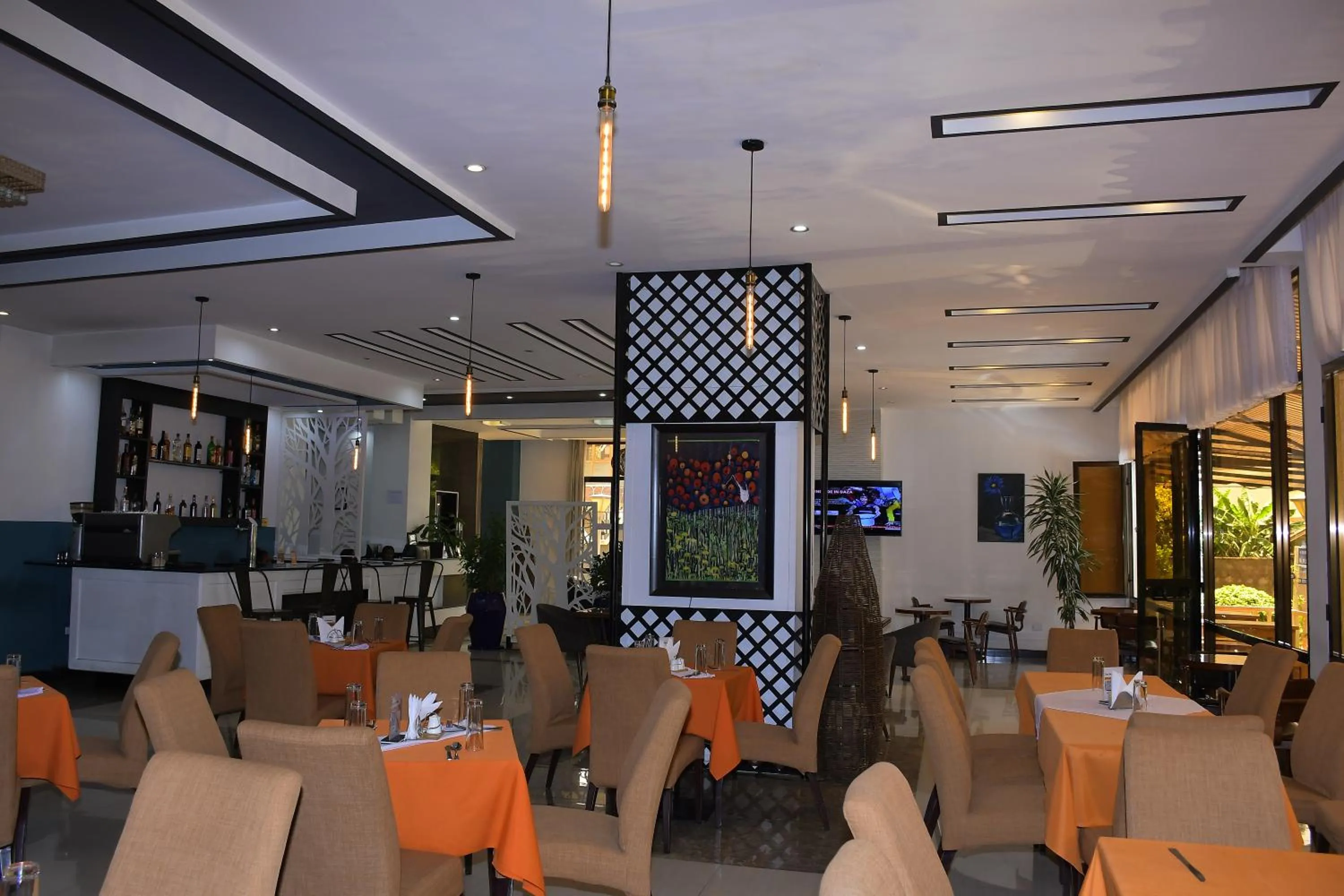 Restaurant/places to eat in Sun View Hotel