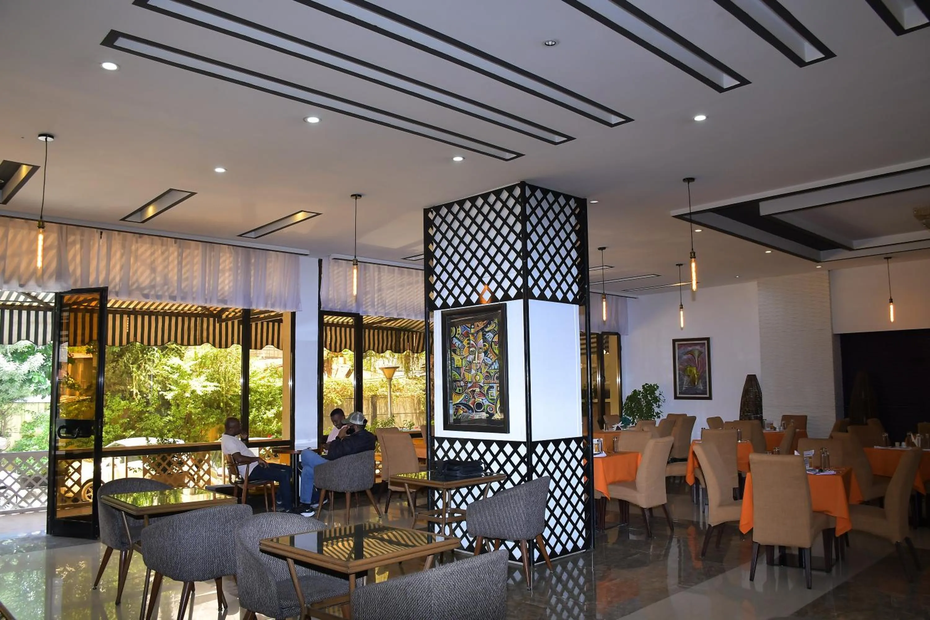 Restaurant/places to eat in Sun View Hotel