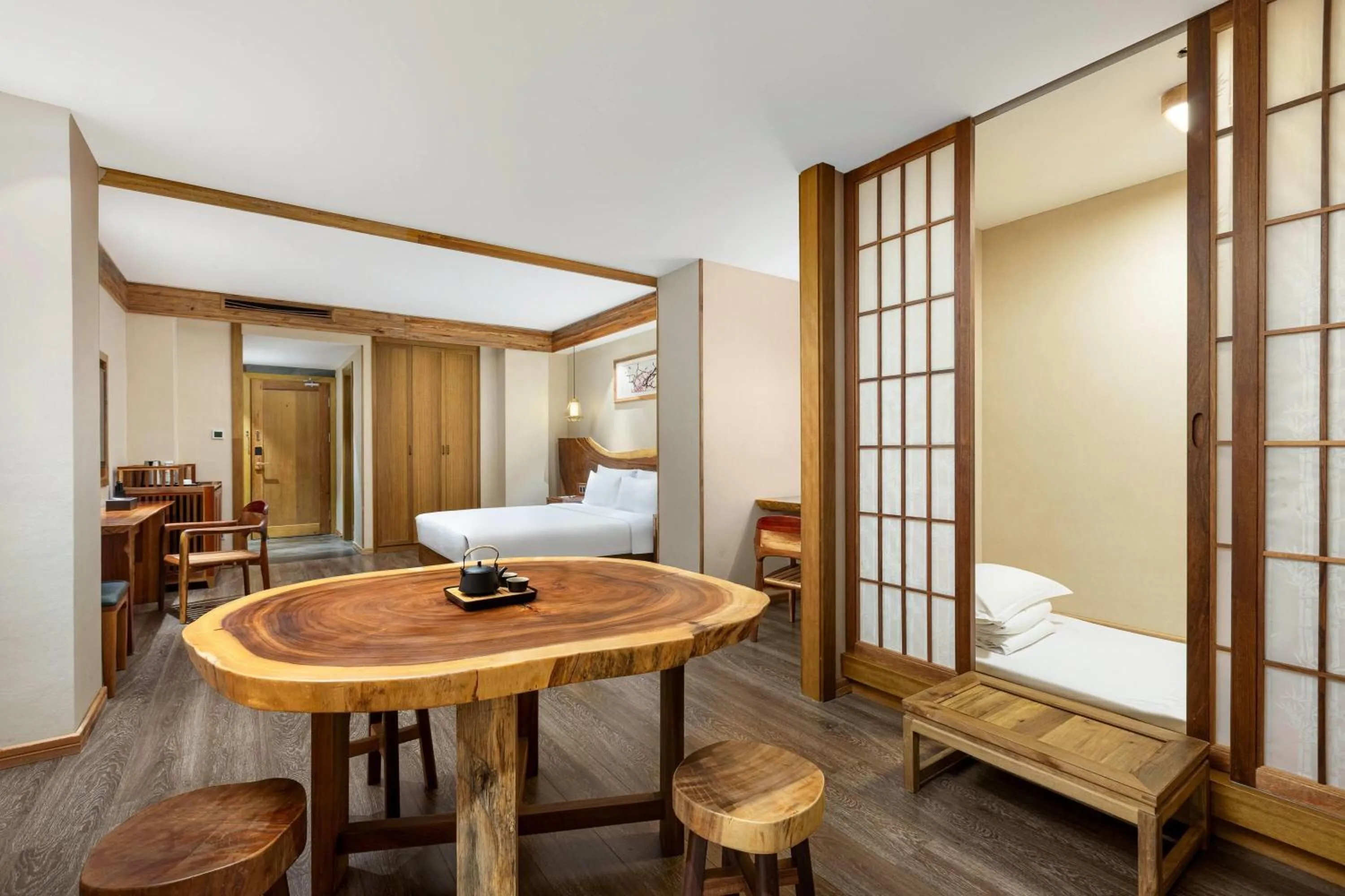 Photo of the whole room in Days Hotel by Wyndham Chengdu Renmin South Road