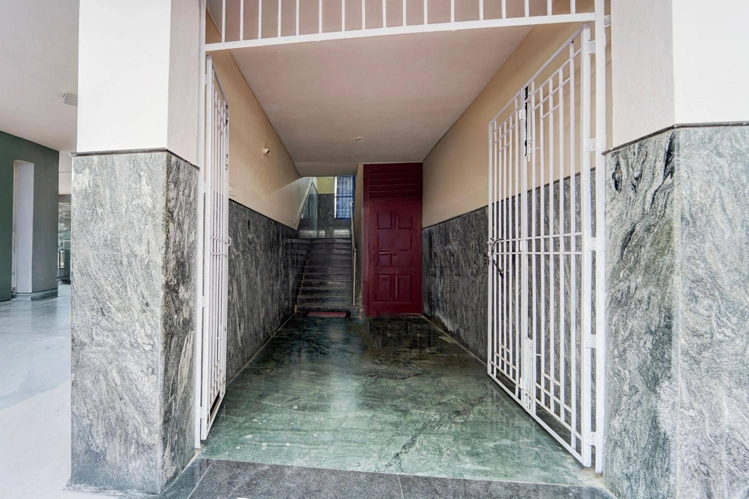 Lobby or reception in Hotel O Singanallur Railway Junction Formerly 2D Residency