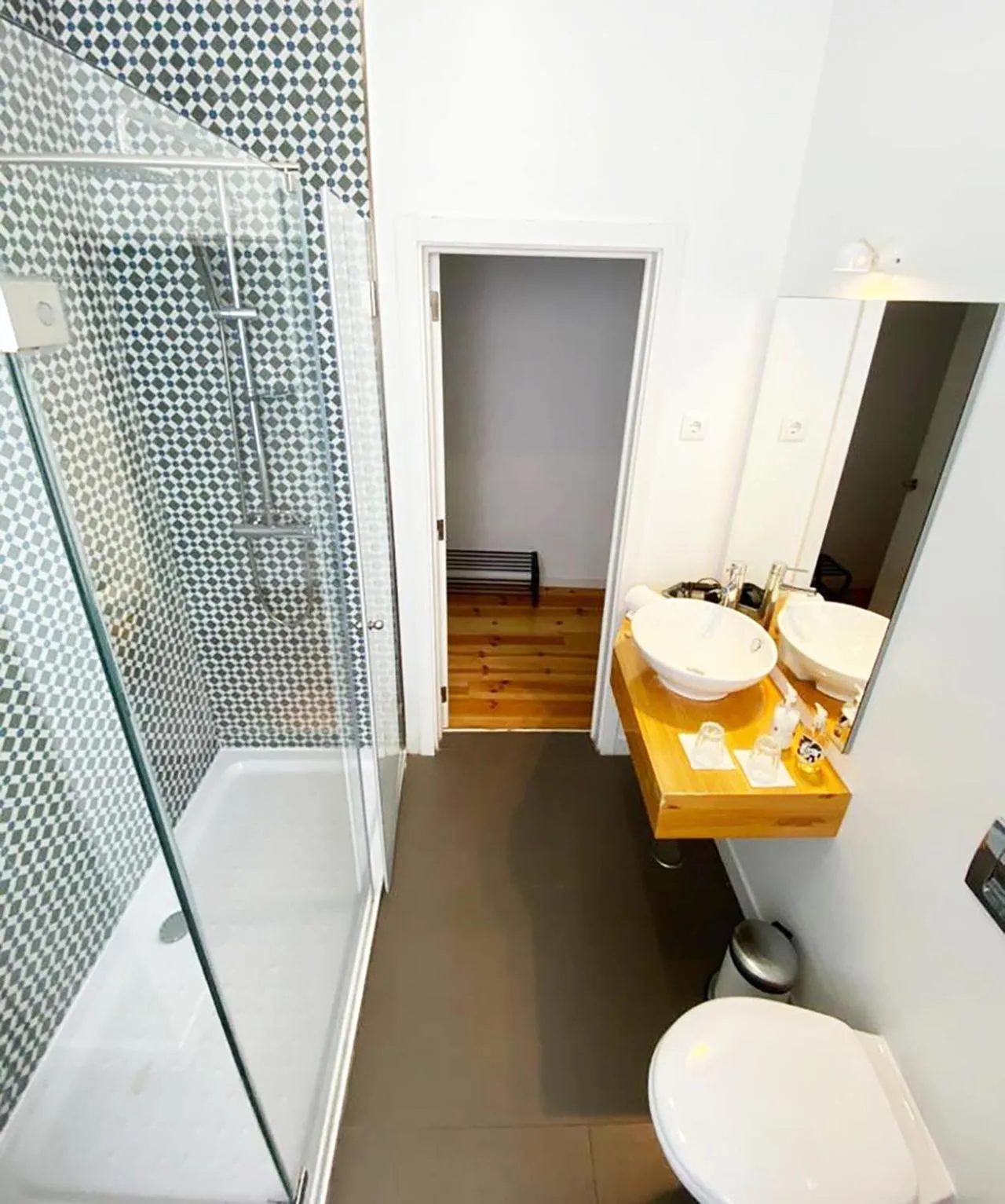 Toilet in The Postcard Lisbon