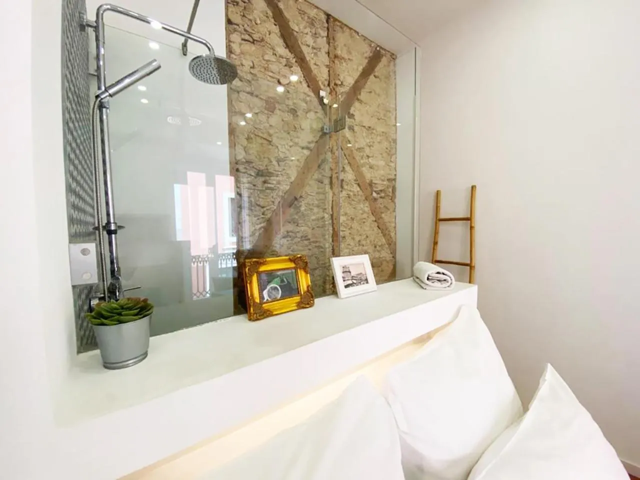 Bedroom in The Postcard Lisbon