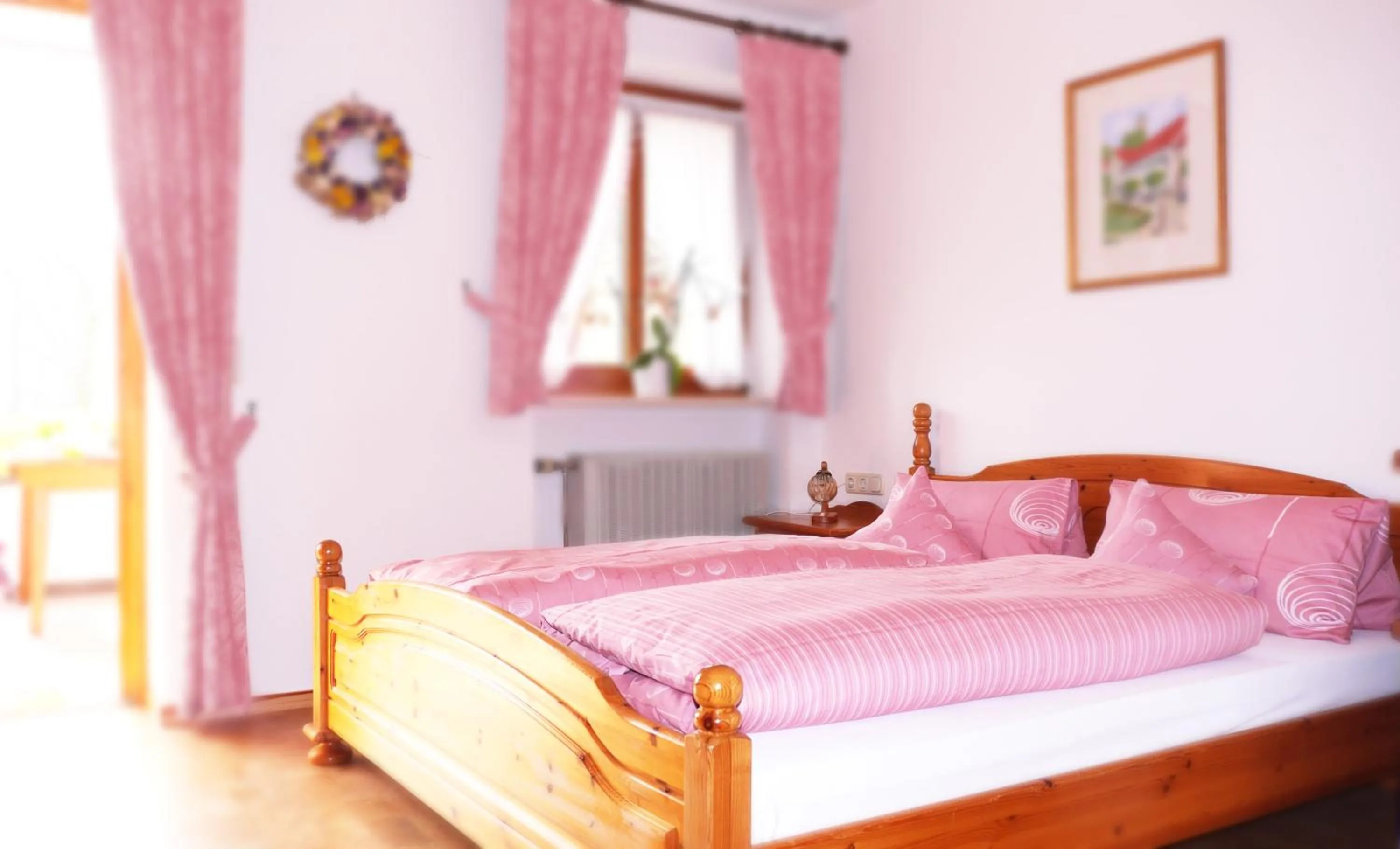 Double Room with Balcony - single occupancy in Gaestehaus Hofer