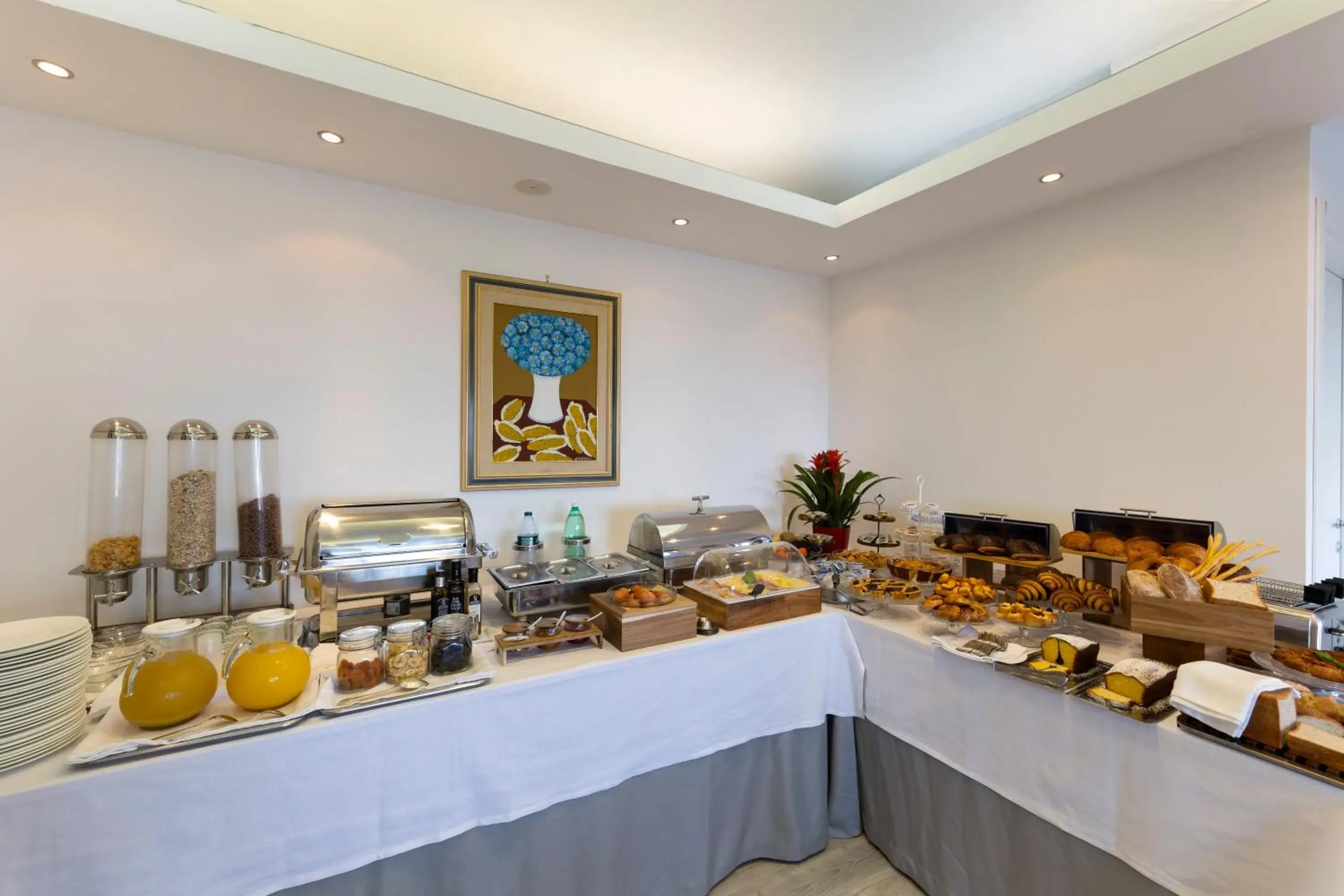 Breakfast in Sea Breeze Residence Breakfast in Sea Breeze Residence