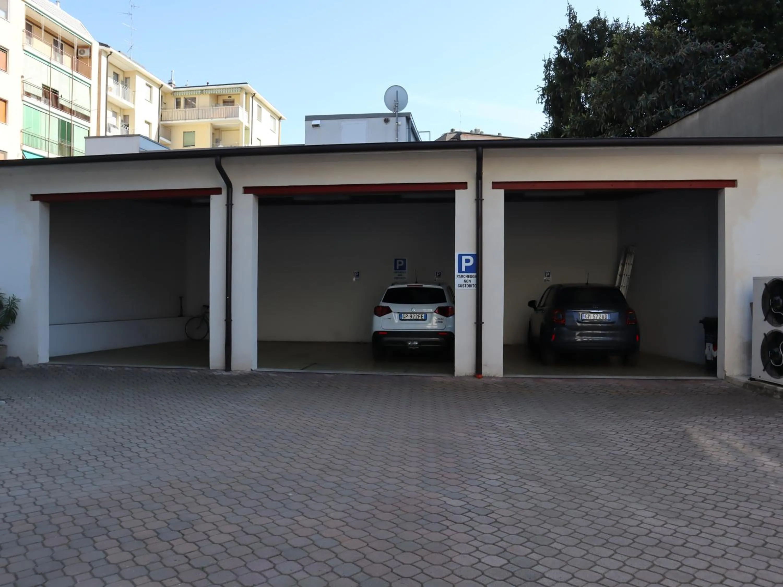 Parking in Ventitrémarzo Guest House