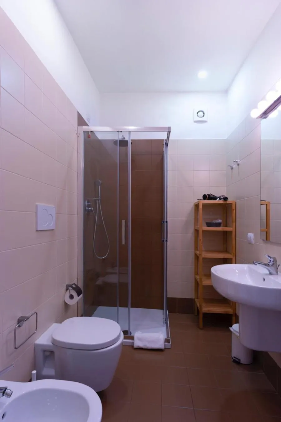 Shower in Ventitrémarzo Guest House