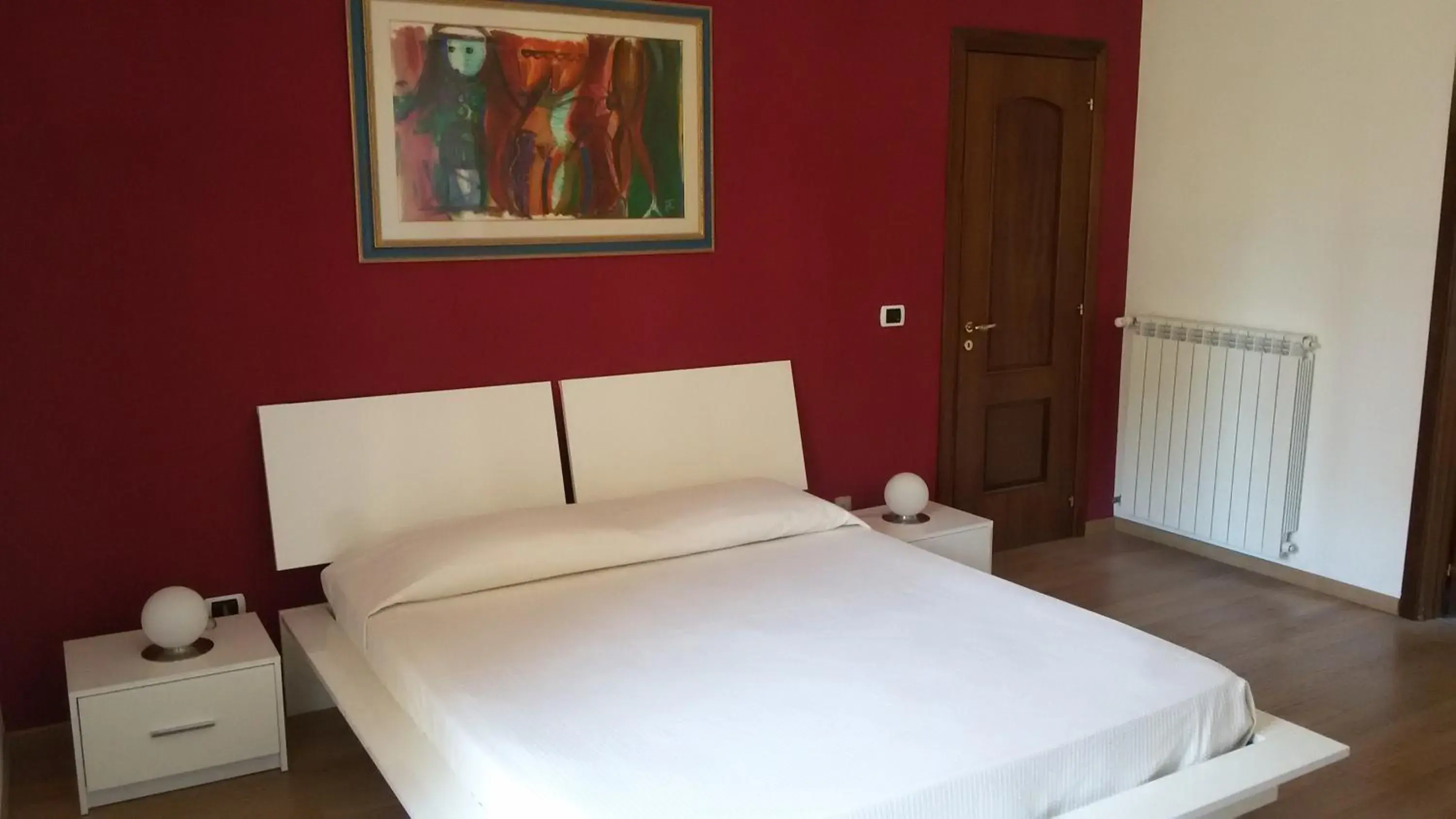 Triple Room with Private Bathroom - single occupancy in Def House Triple Room with Private Bathroom - single occupancy in Def House