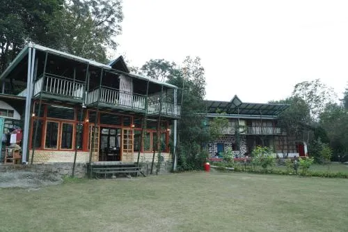 Hotel YAN Residency Bhimtal - Nainital