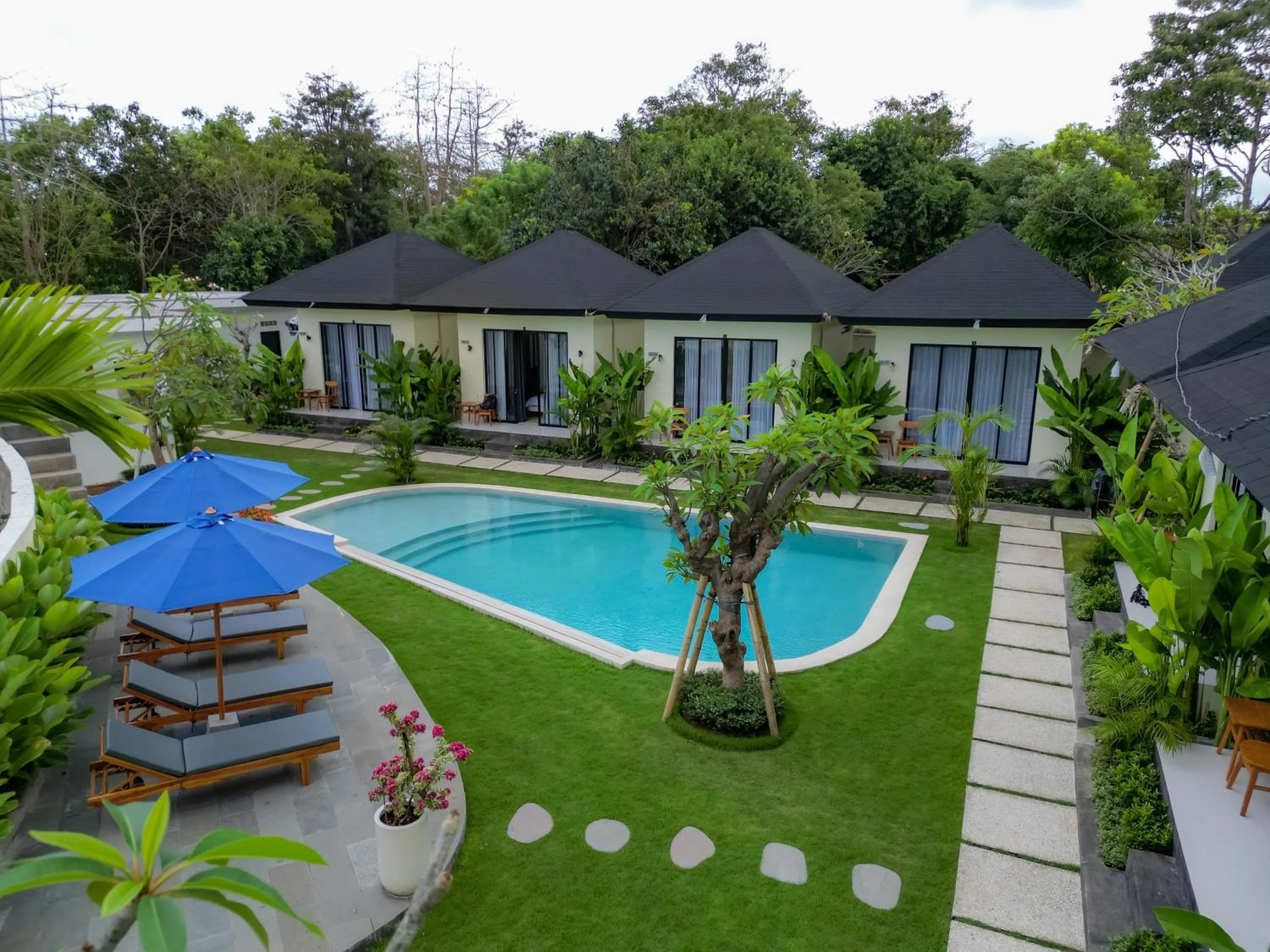 Swimming pool in Kula Uluwatu