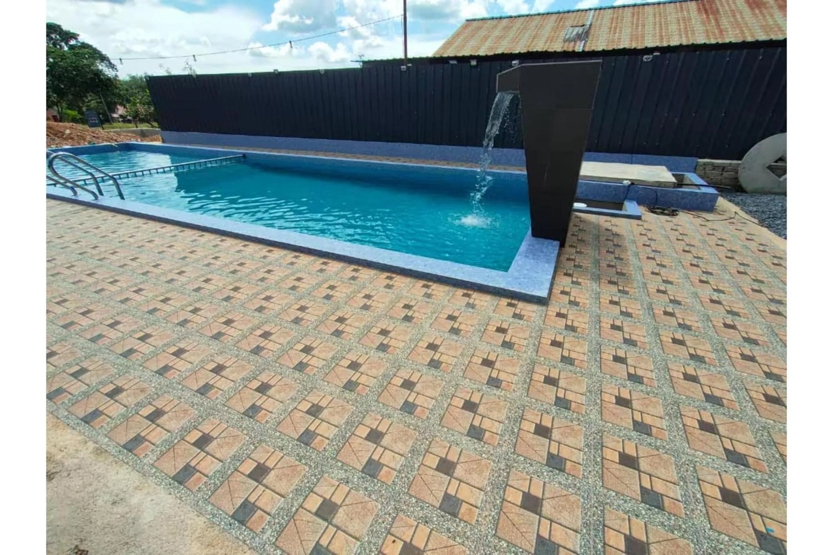 Swimming pool in Capital O 90168 Serambi Pelangi Chalet