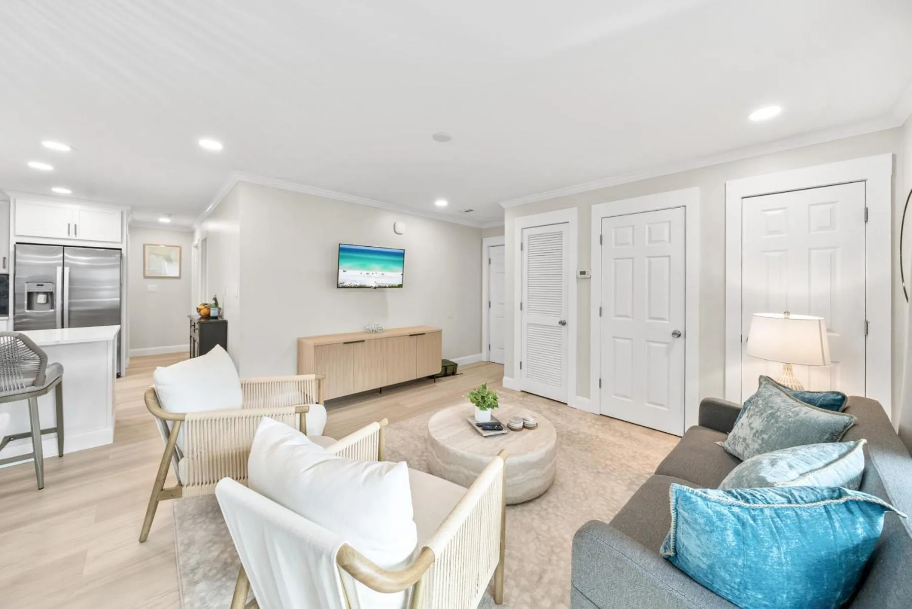 Photo of the whole room in Beachside Villas 811