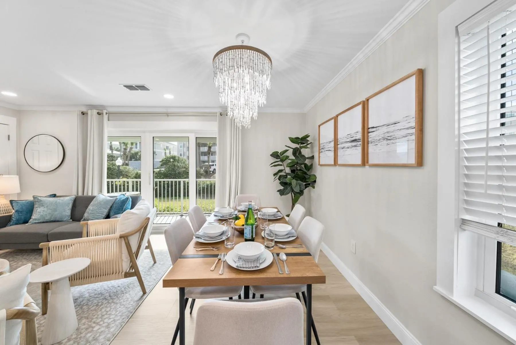Photo of the whole room in Beachside Villas 811