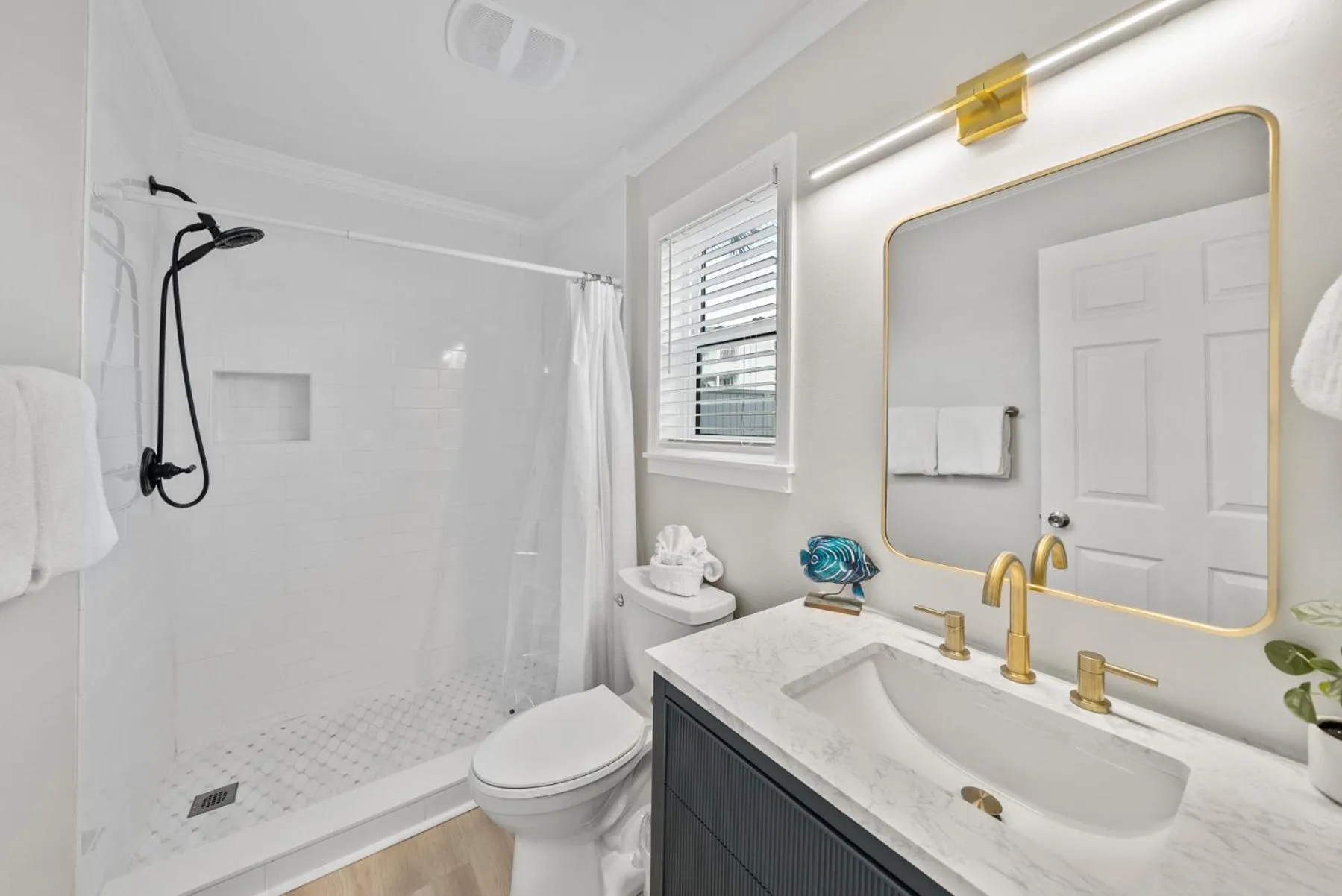 Photo of the whole room in Beachside Villas 811