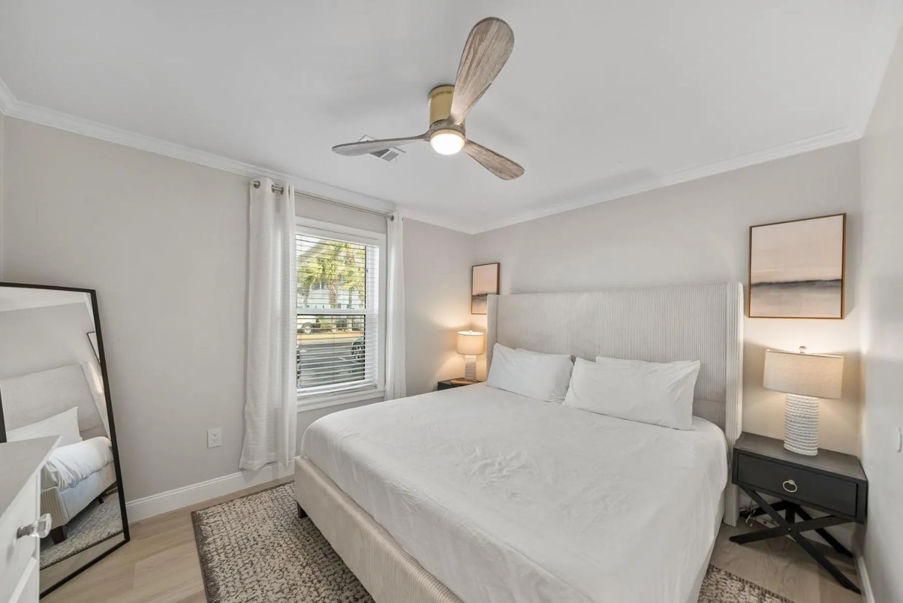 Bed in Beachside Villas 811